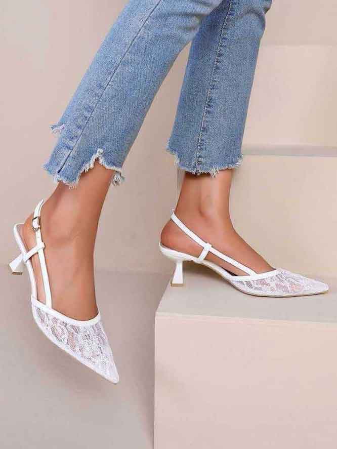 Margot - Spetsiga klackar med spets