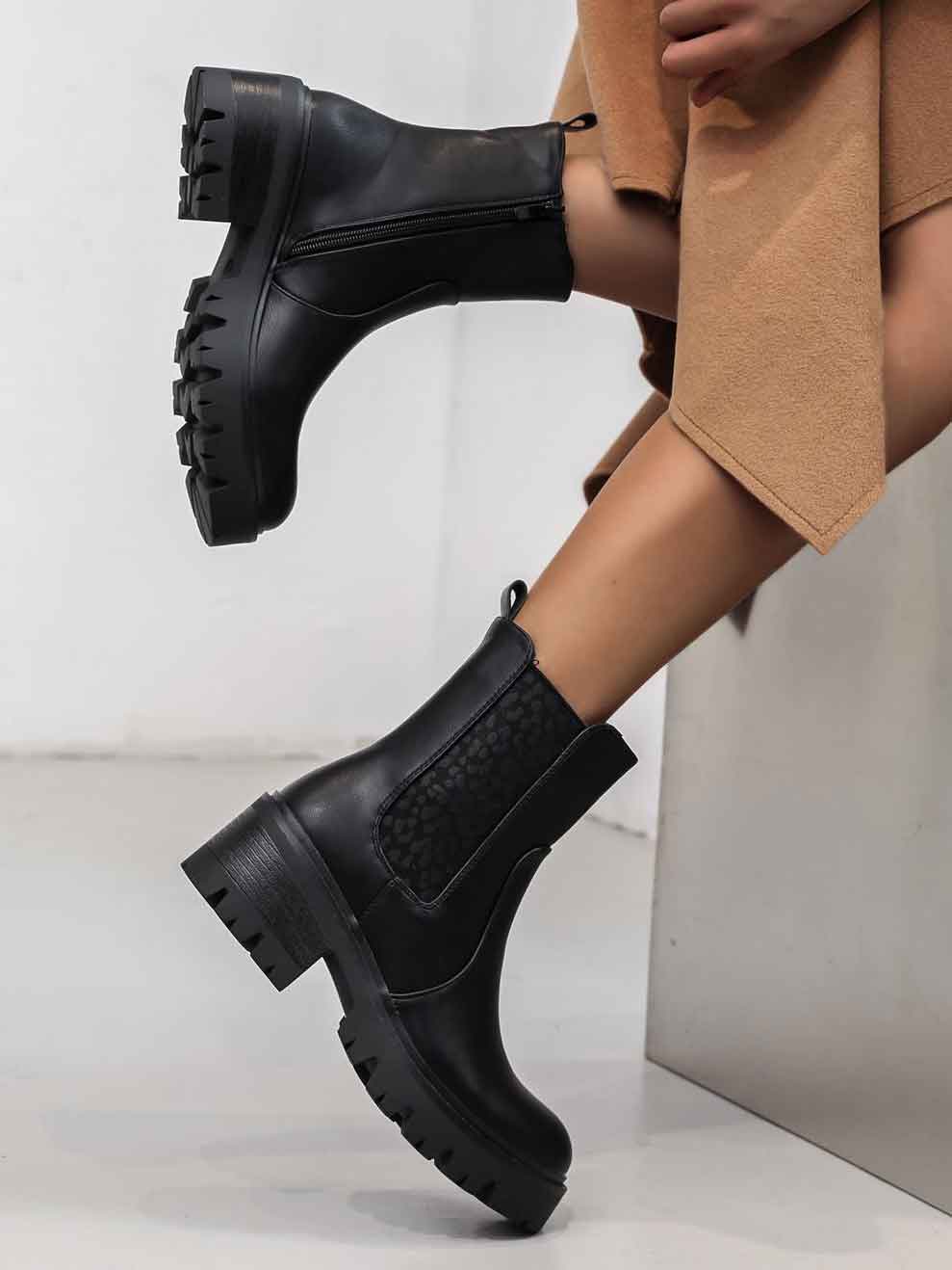 Ourania - Stövlar med chunky sula