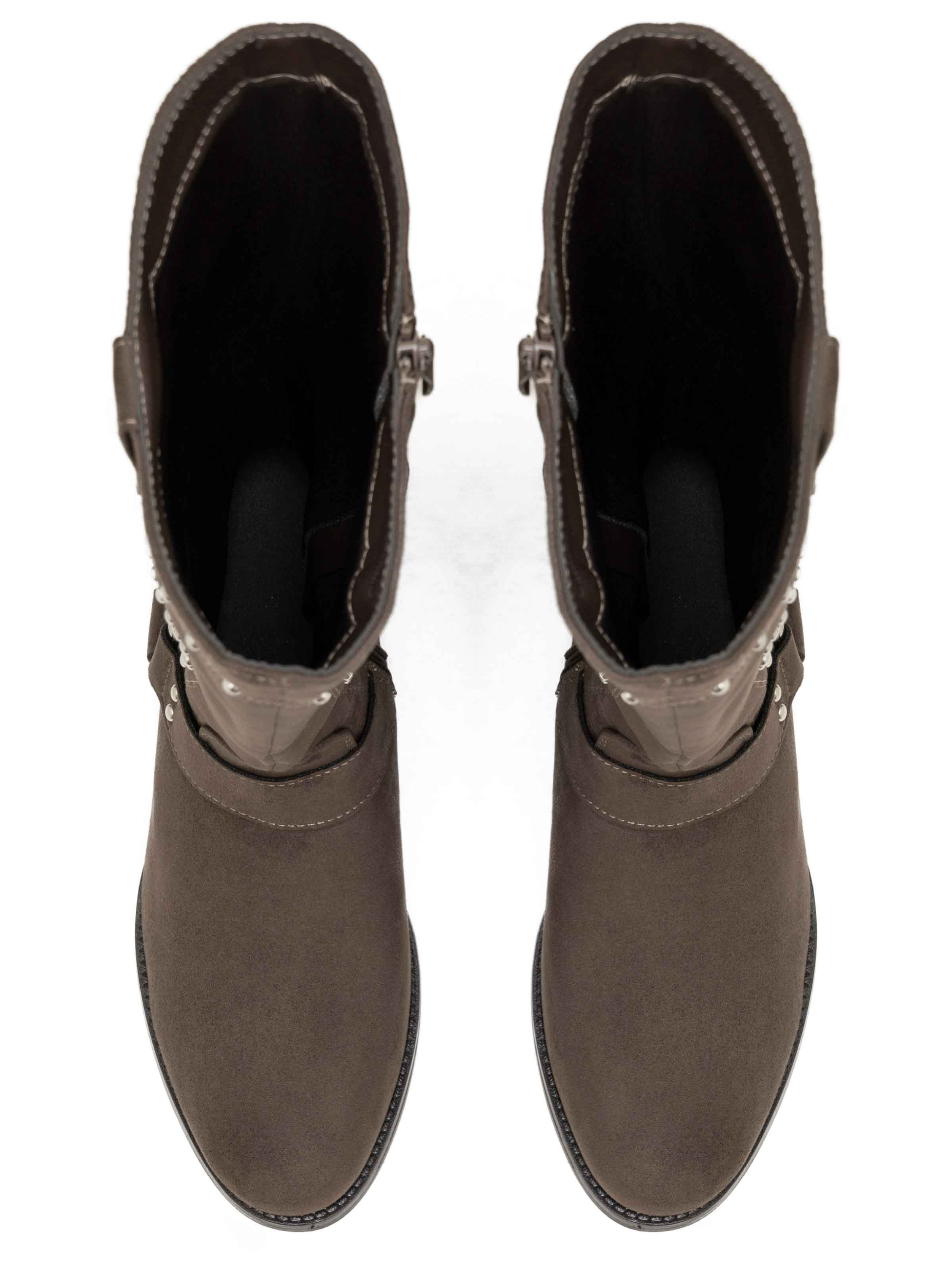 Scottie - Stövlar i mockaimitation med silvriga nitar