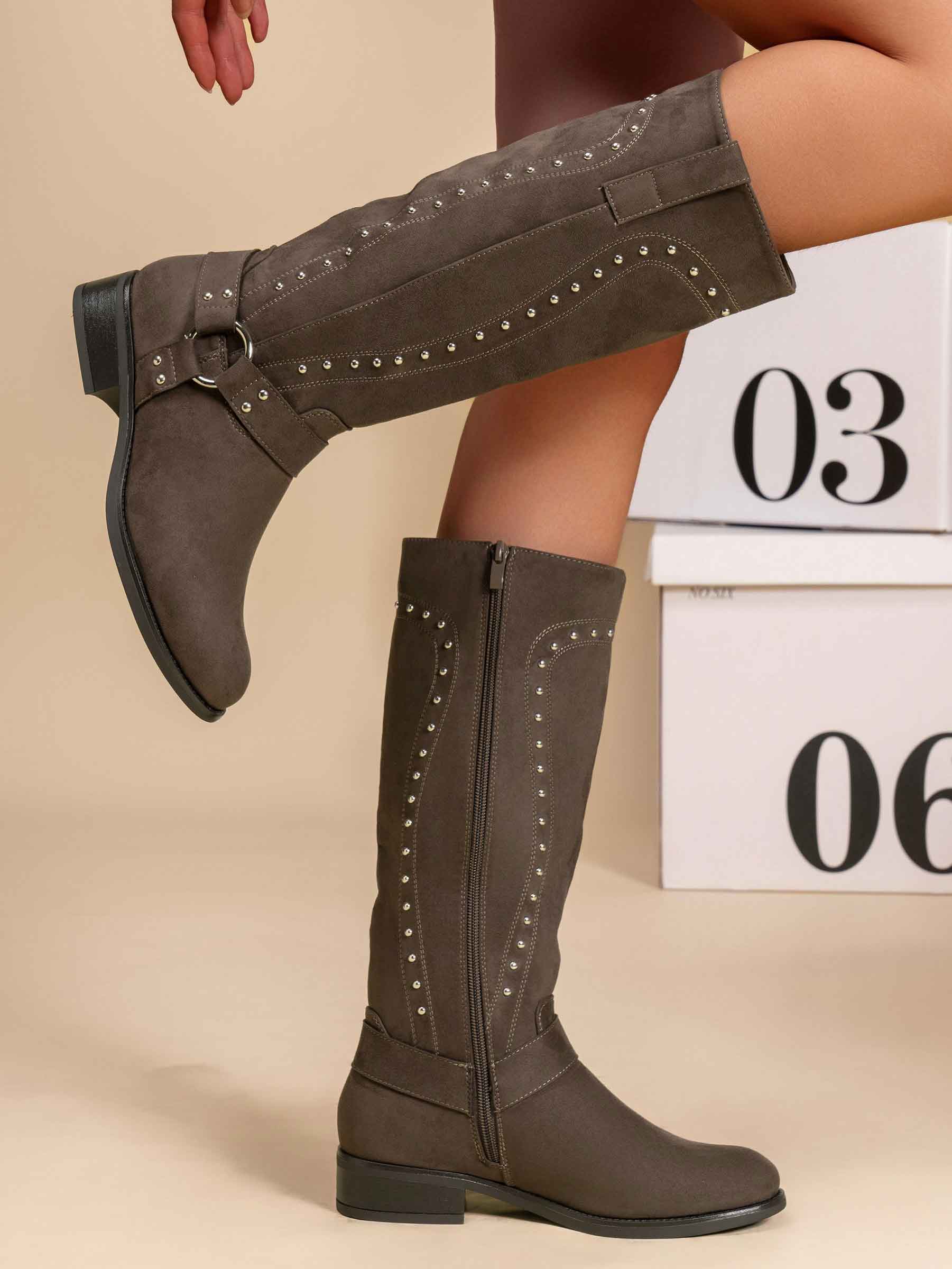 Scottie - Stövlar i mockaimitation med silvriga nitar