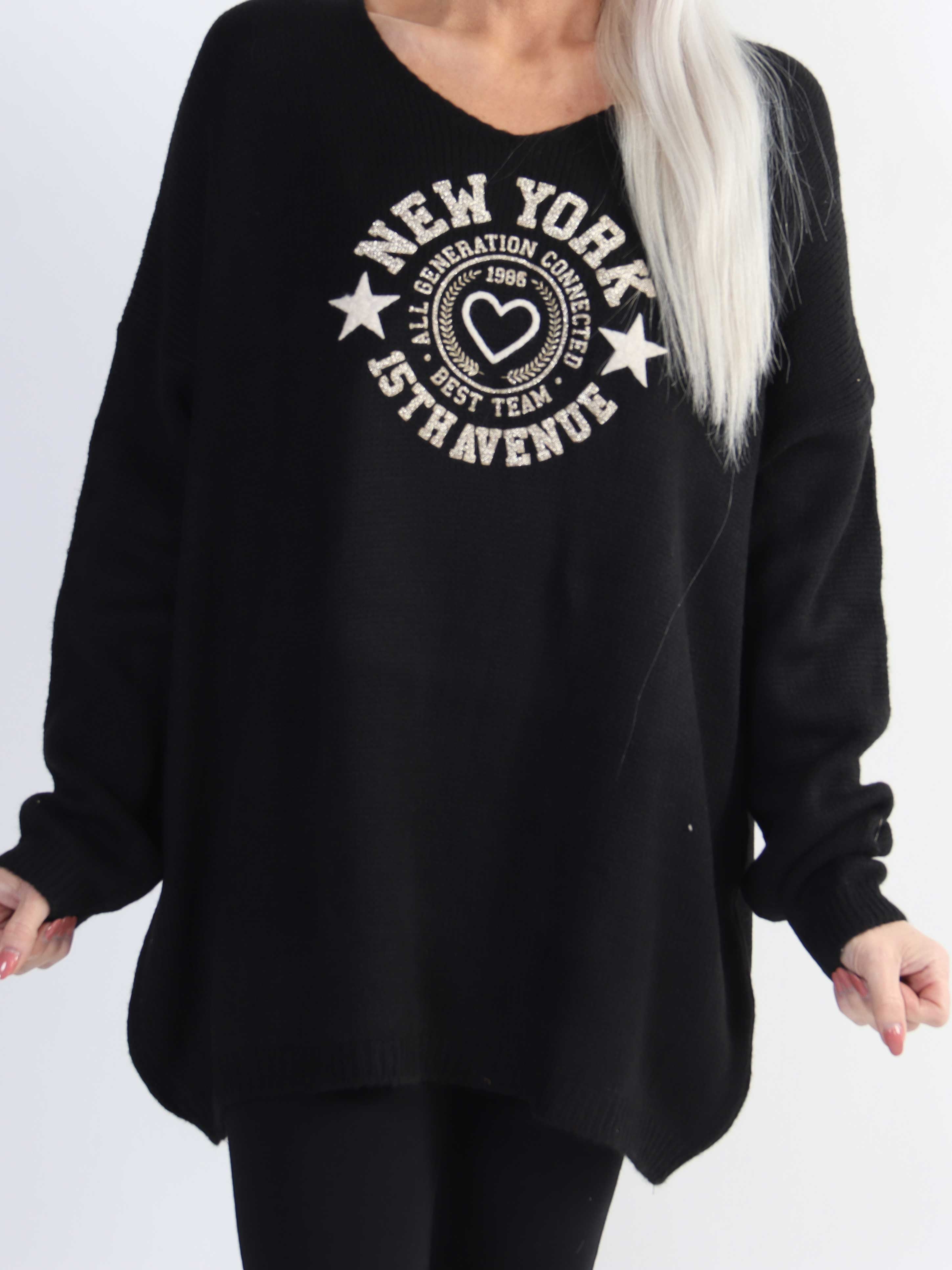 Achilla - Stickad blus med guldtryck framtill i stora storlekar