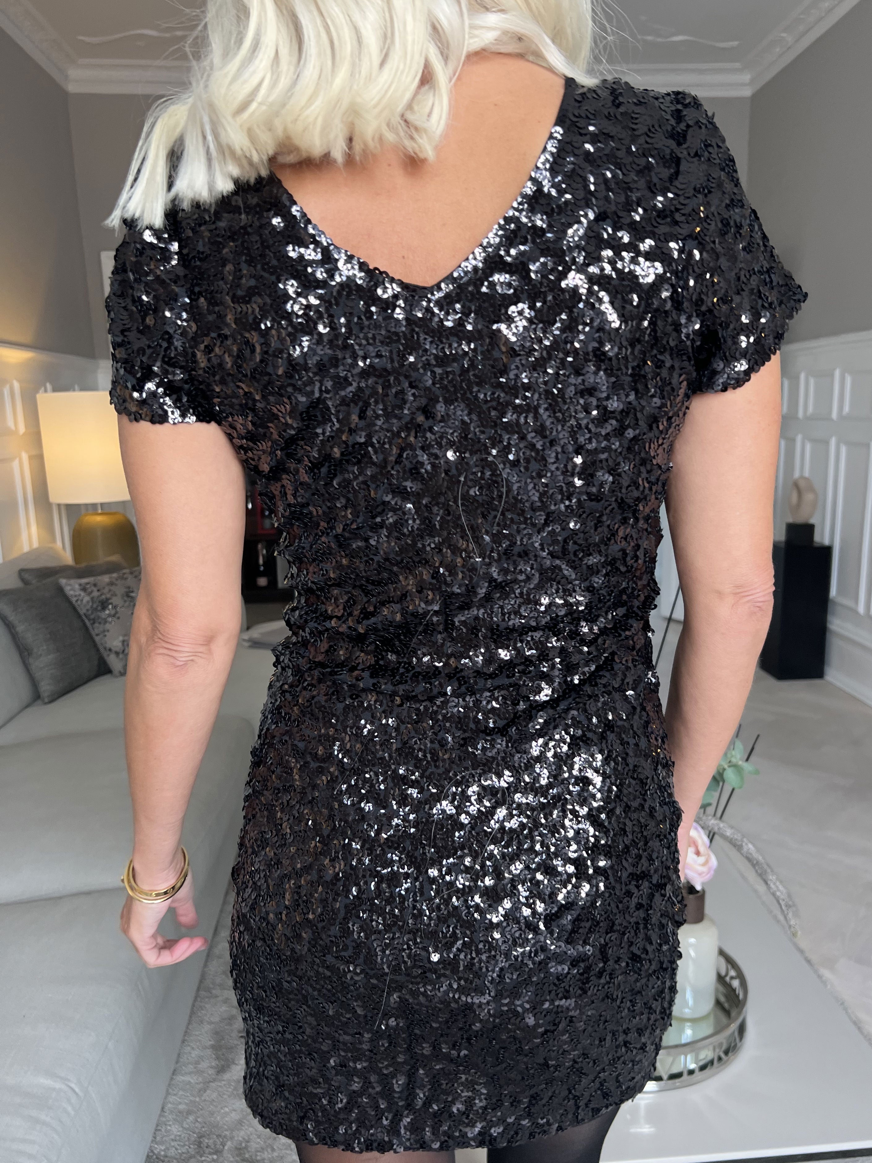 Adelina - Åtsittande t-shirtklänning med paljetter