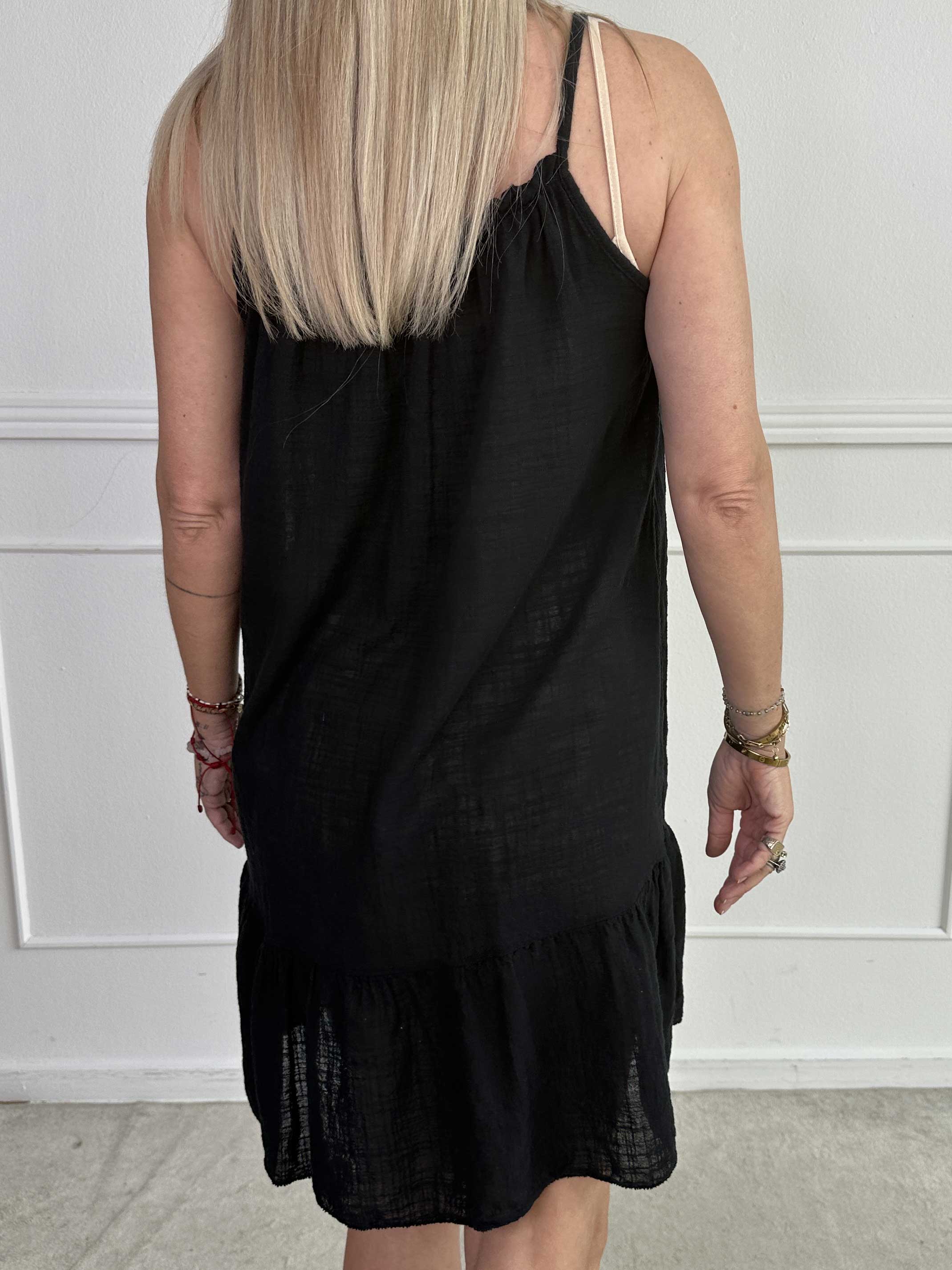 Aegle - Bomulls axelremsklänning i linneliknande material med volangkant