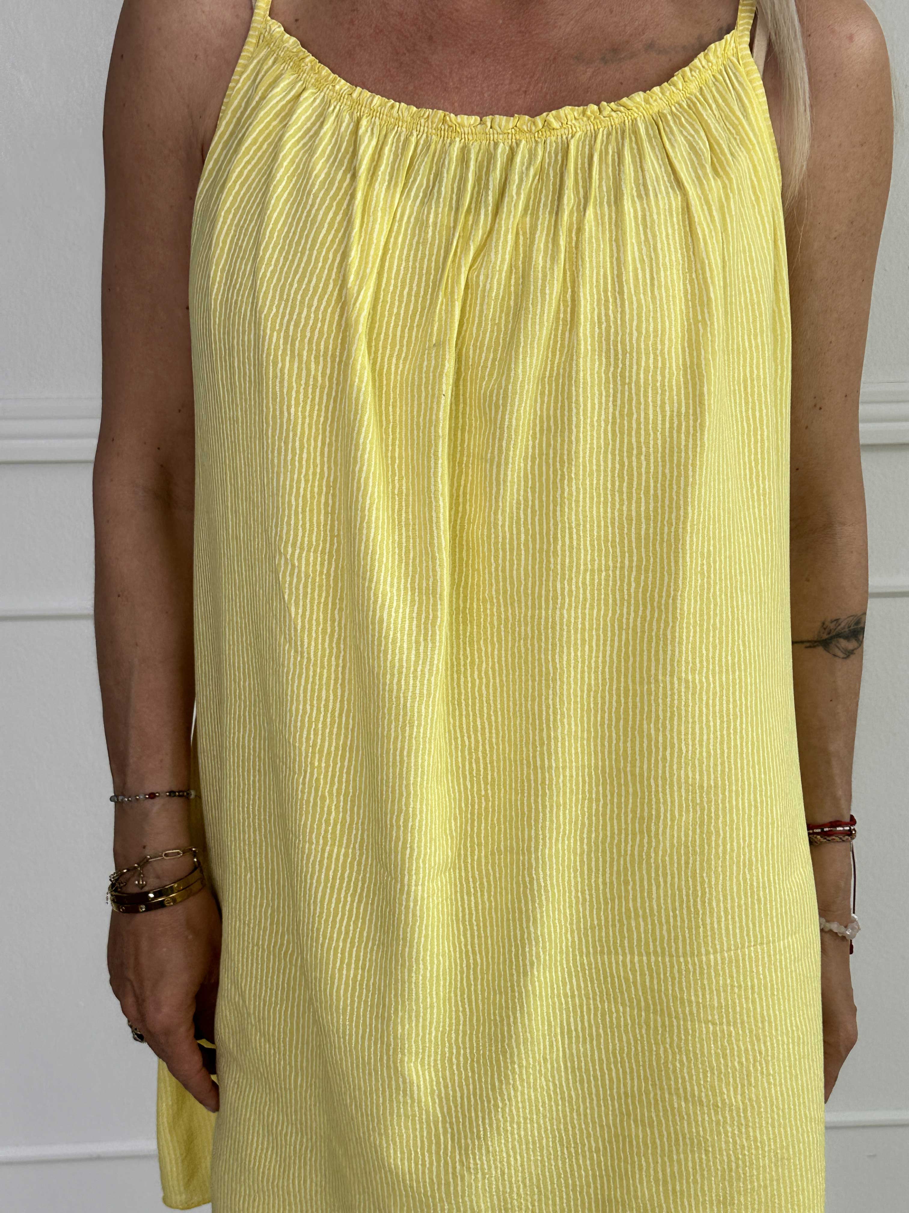 Afina - Axelremsklänning i viskos med tunna axelband