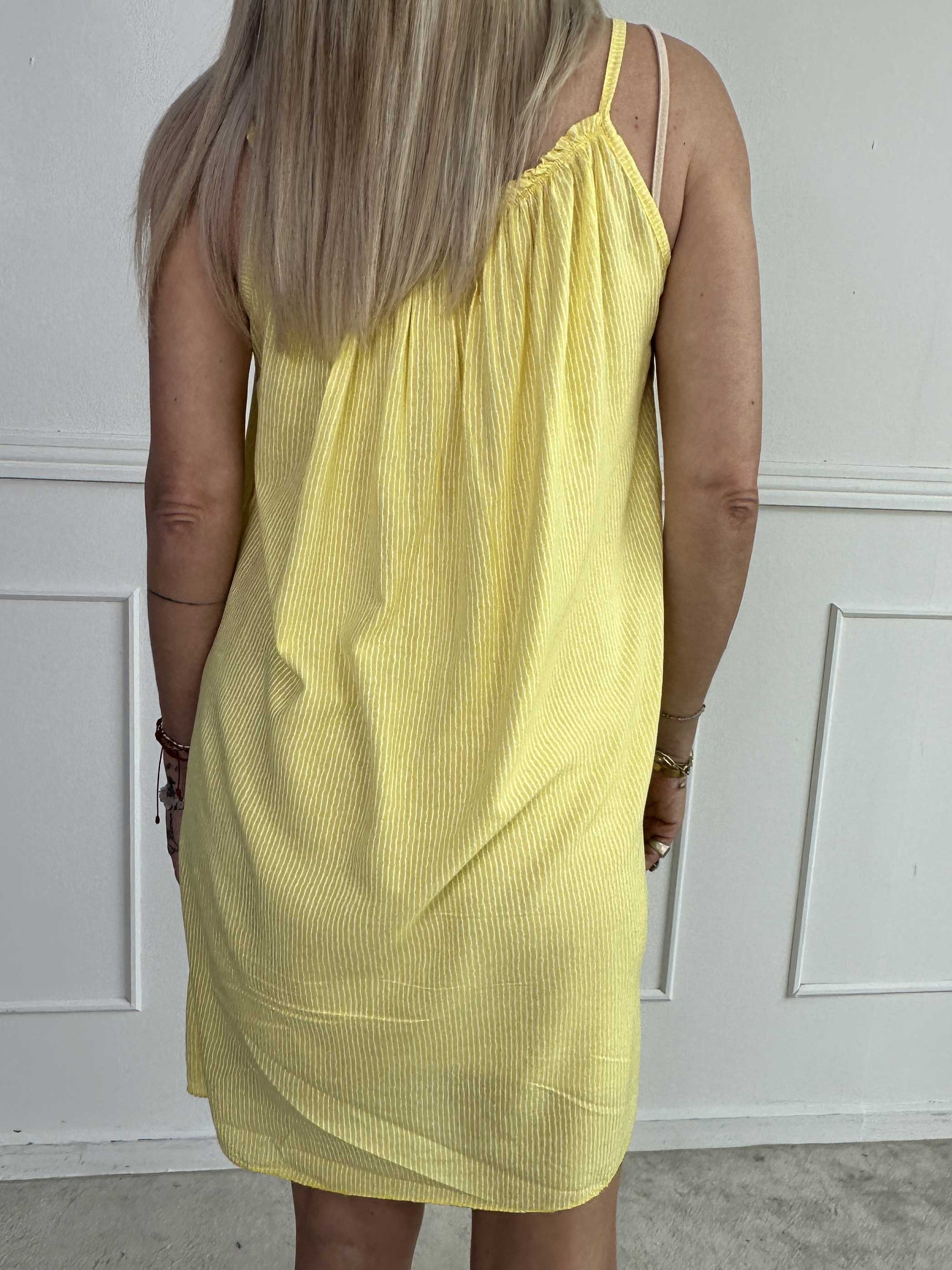 Afina - Axelremsklänning i viskos med tunna axelband