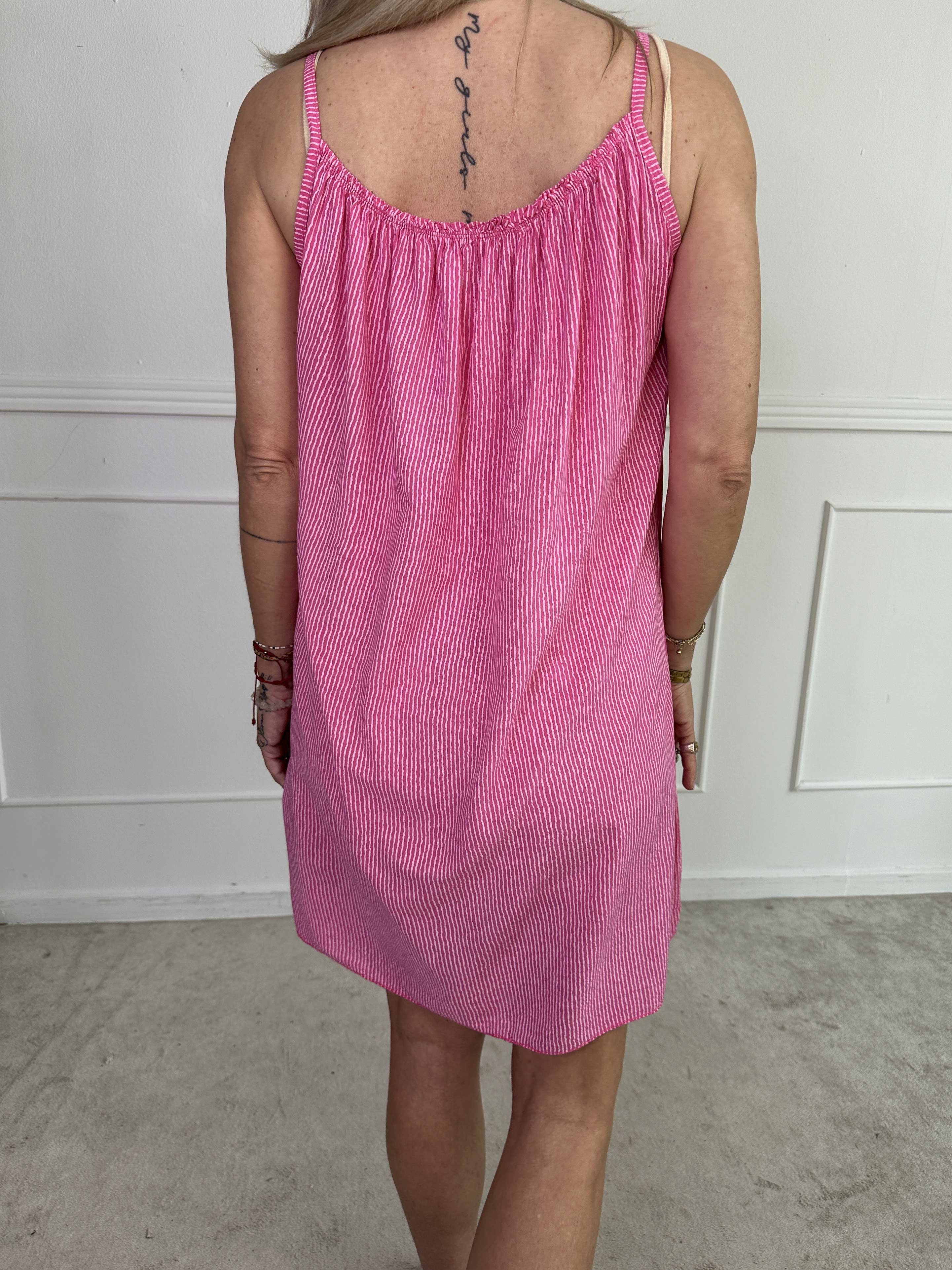 Afina - Axelremsklänning i viskos med tunna axelband