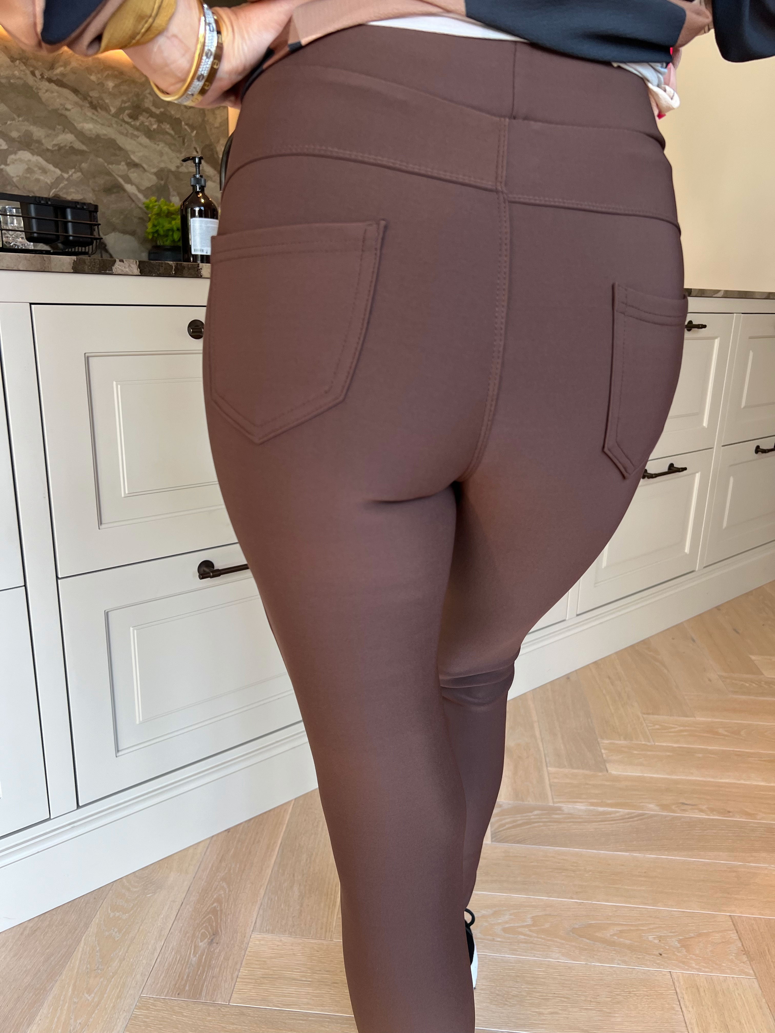 Agacia - Bløde og elastiske leggings med elegante similisten-spænder i siden