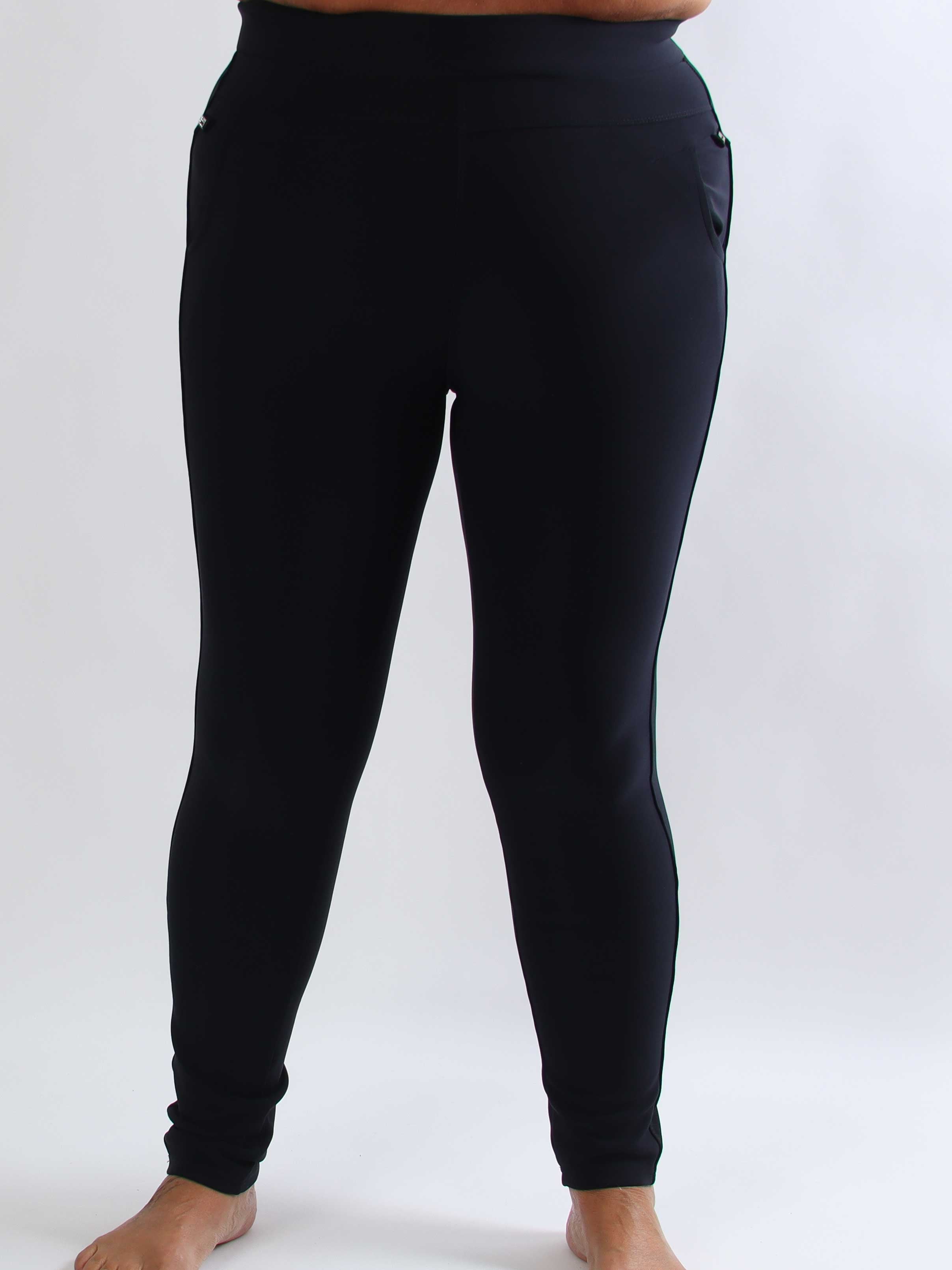 Agacia - Bløde og elastiske leggings med elegante similisten-spænder i siden