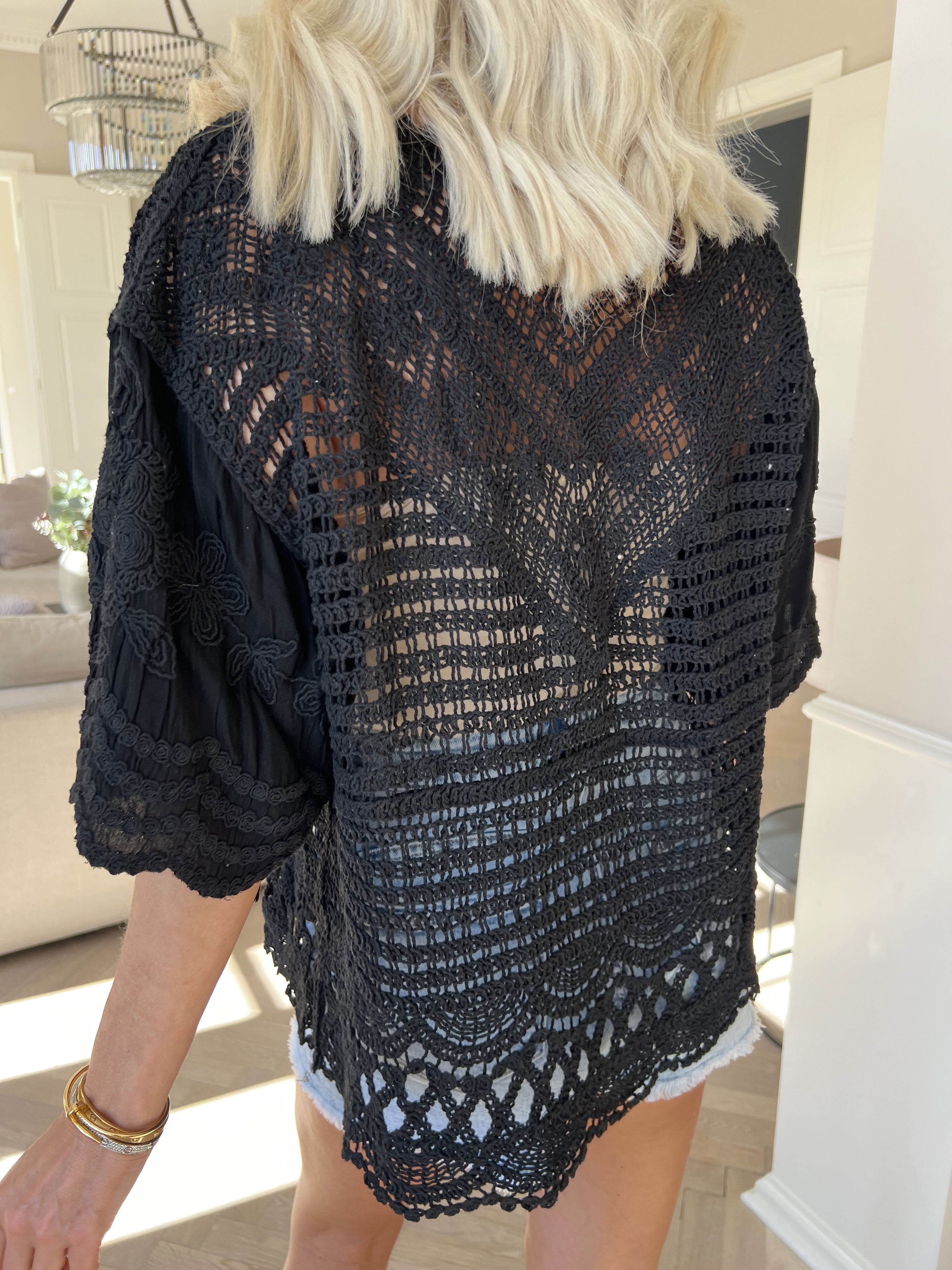 Agnes - Kort virkad kofta i bomull