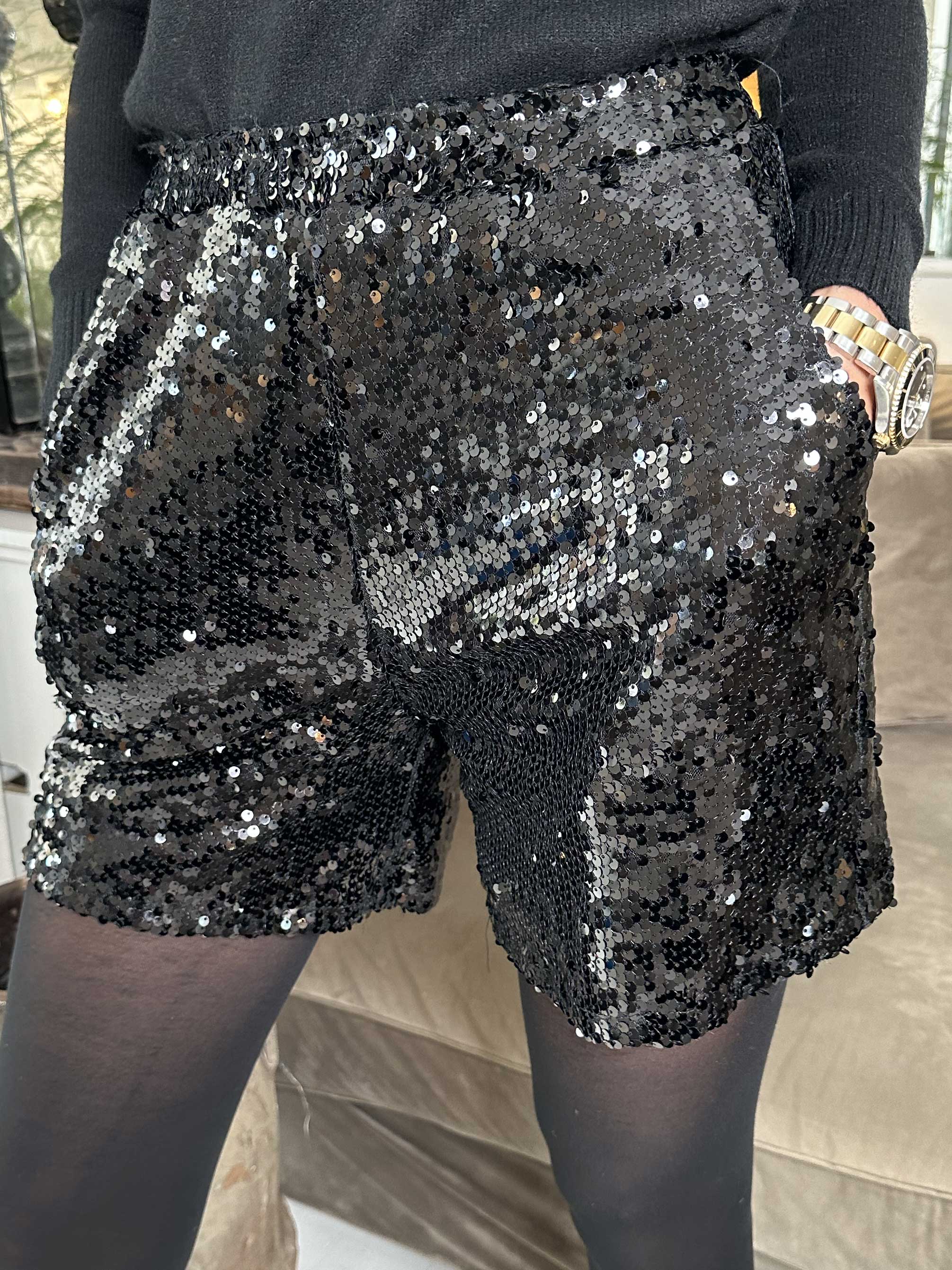 Agnes - Svarta shorts med paljetter