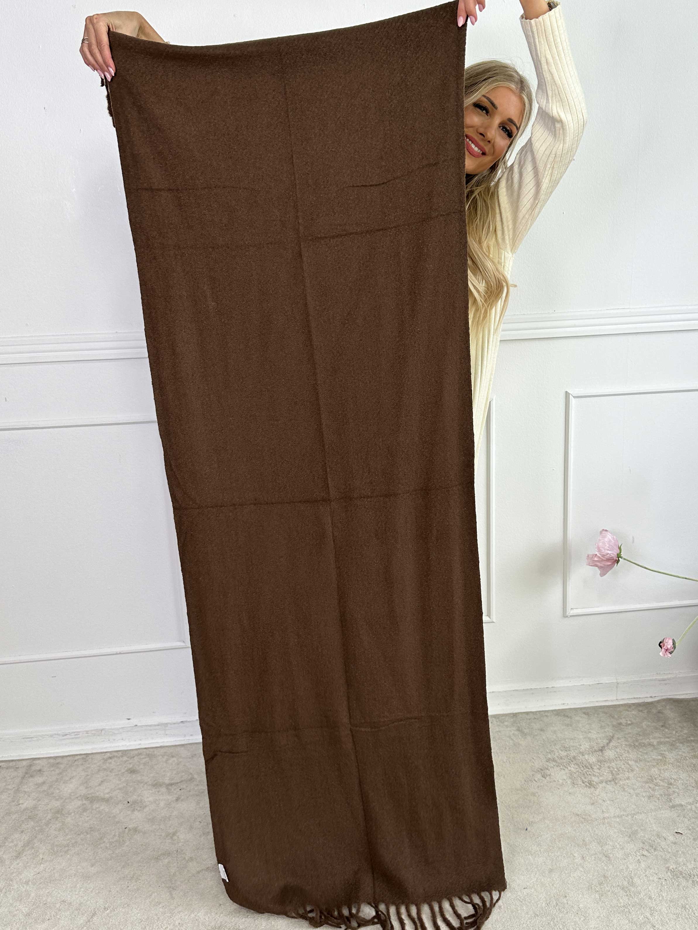 Ailany - Enfärgad halsduk i viskos och ull