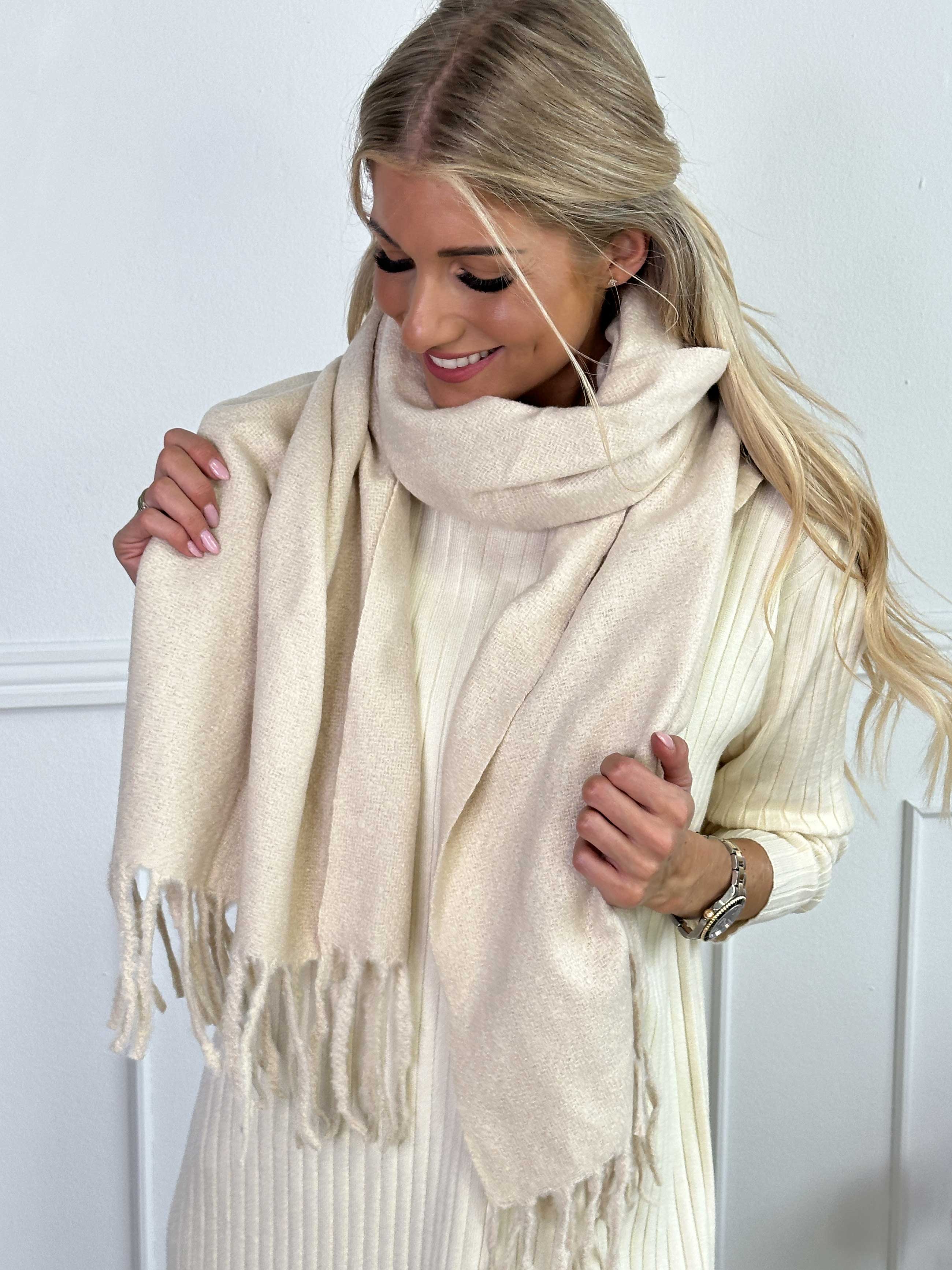 Ailany - Enfärgad halsduk i viskos och ull