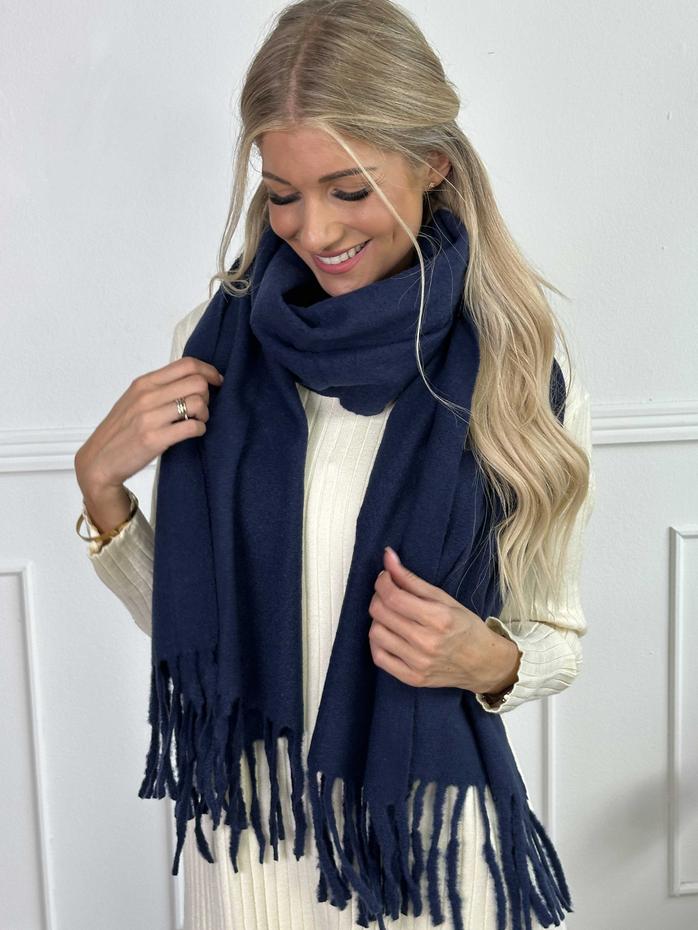 Ailany - Enfärgad halsduk i viskos och ull