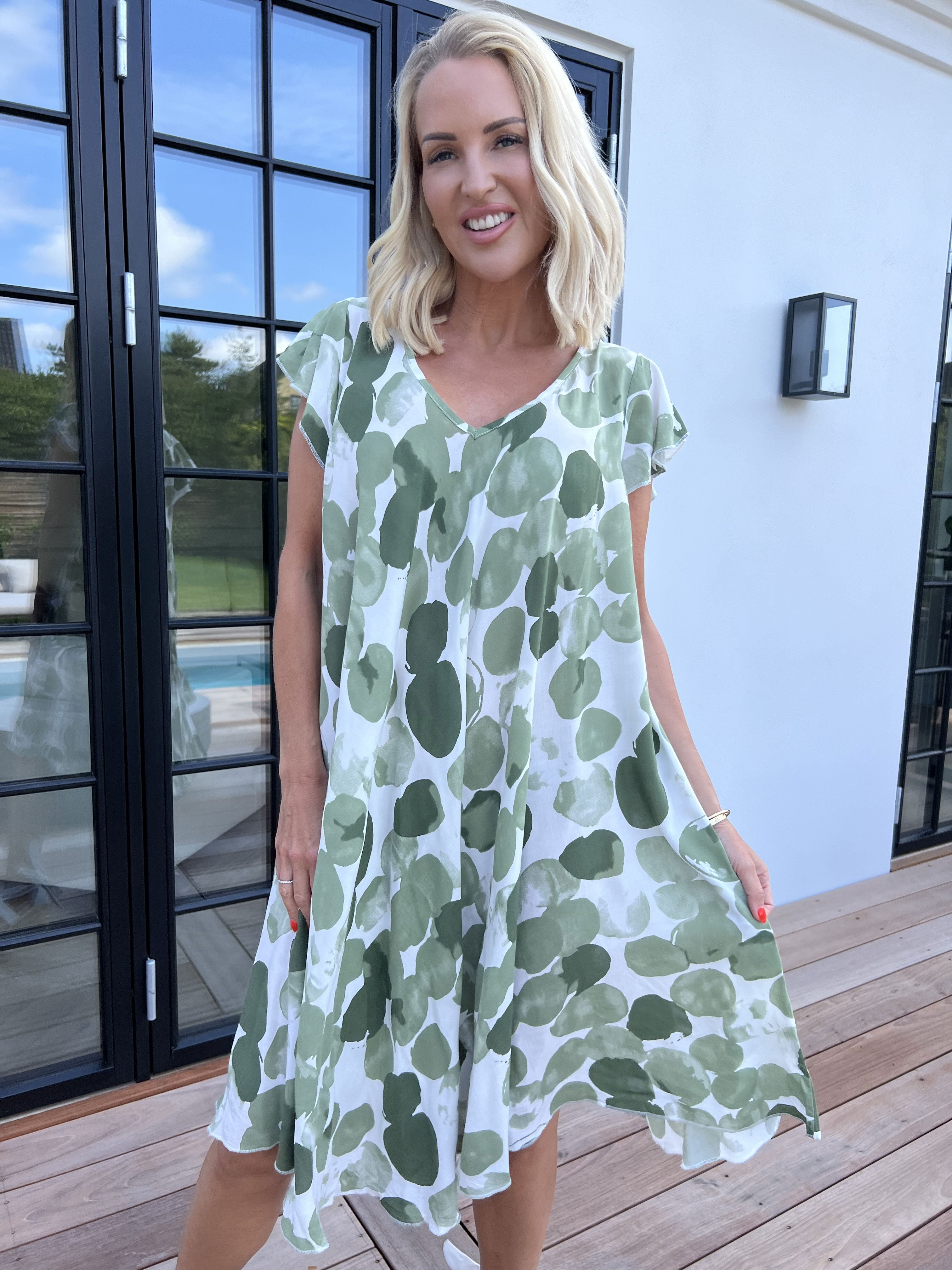 Akantha - Söt mönstrad sommarklänning i lätt viskos