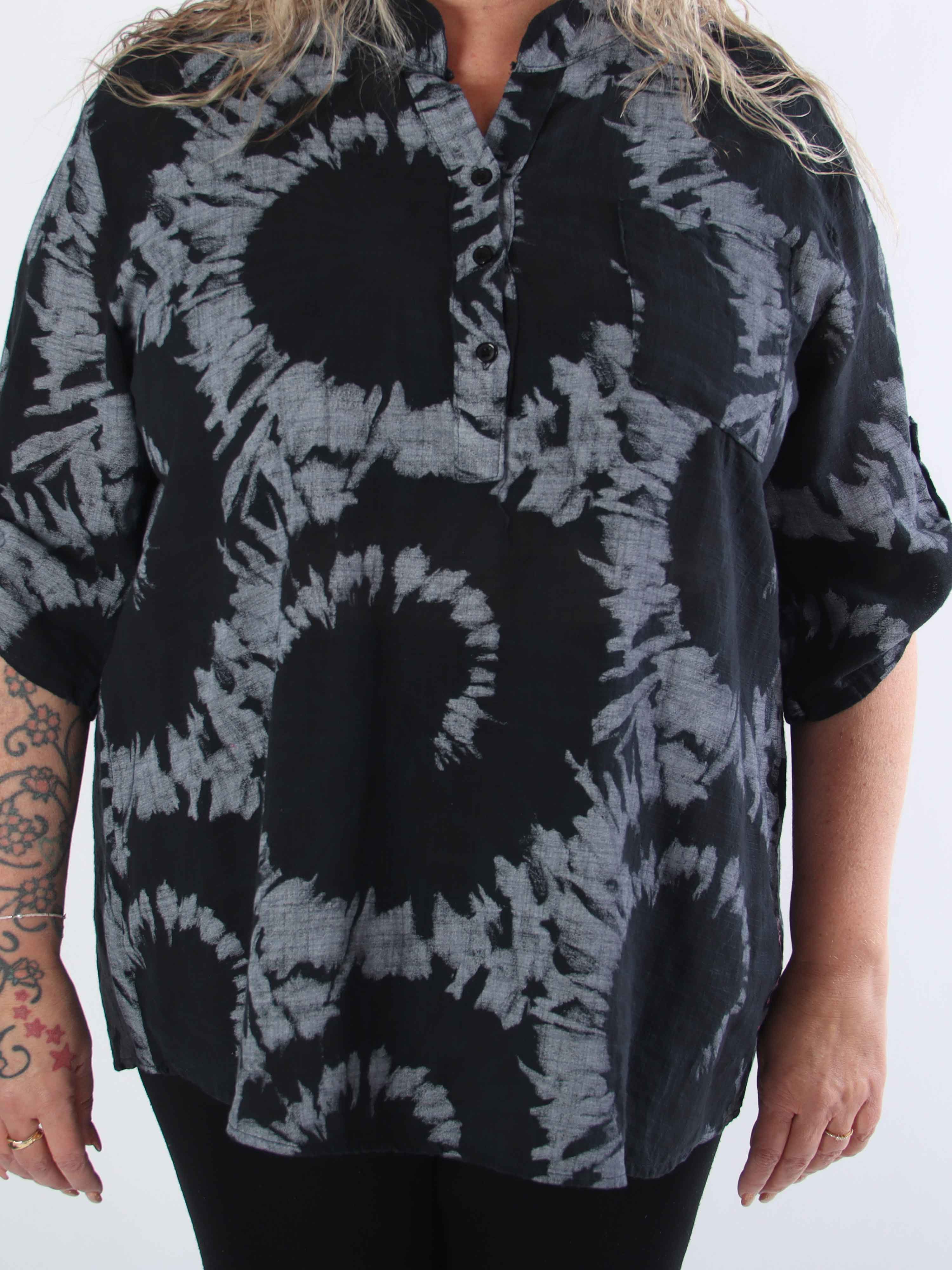 Akella - Mönstrad plus size skjorta i ljust bomullstyg