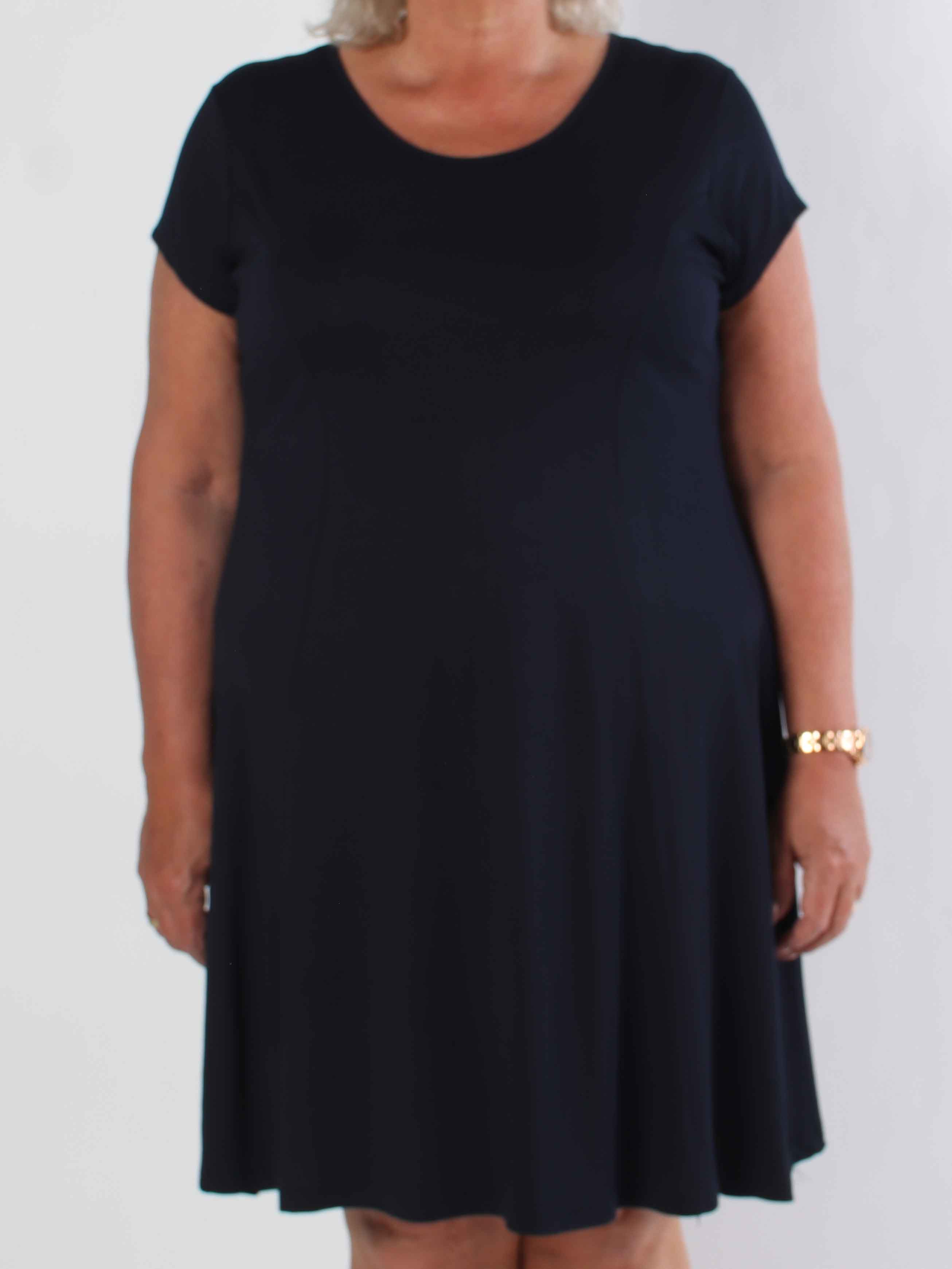 Alcippe - Enfärgad plus size viskos klänning i A-form