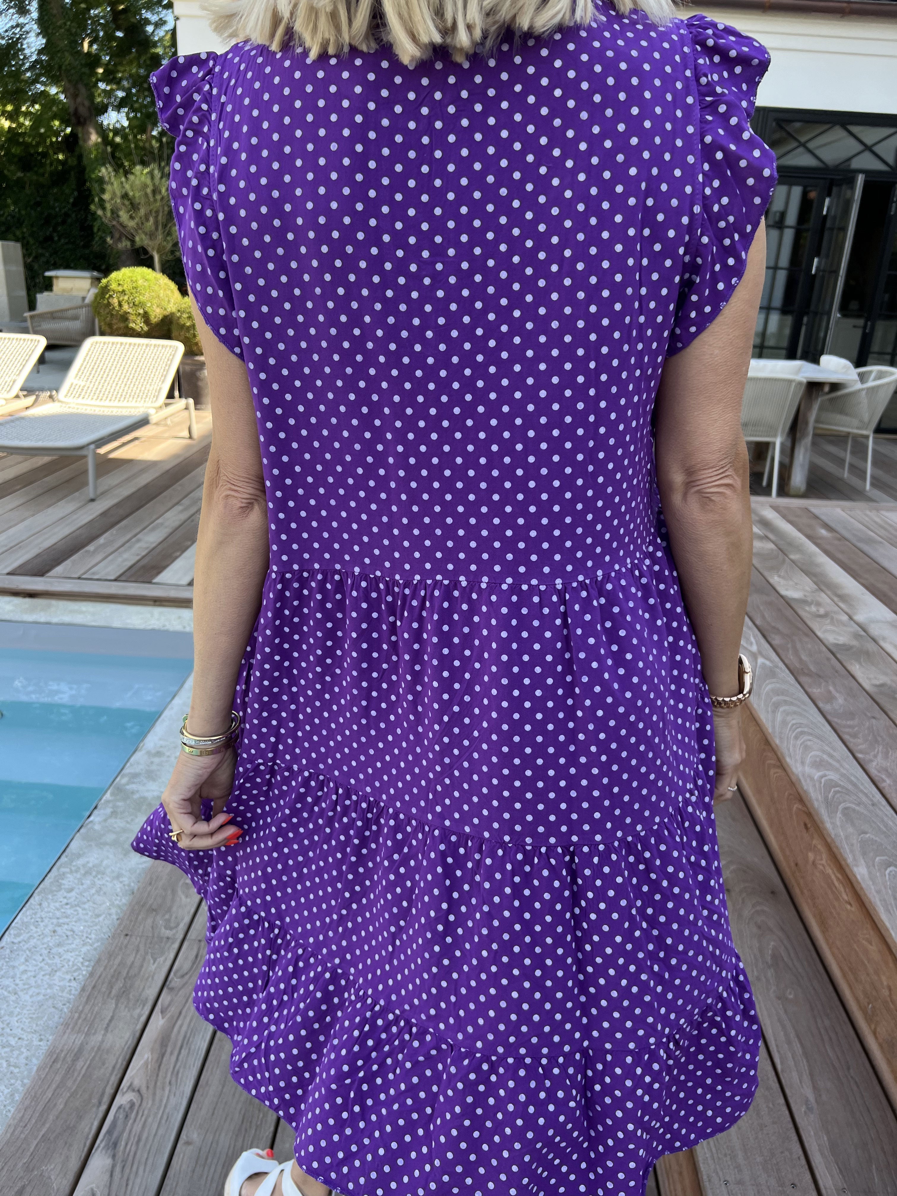 Alcmene Dot - Söt klänning i viskos med prickar och volangärmar