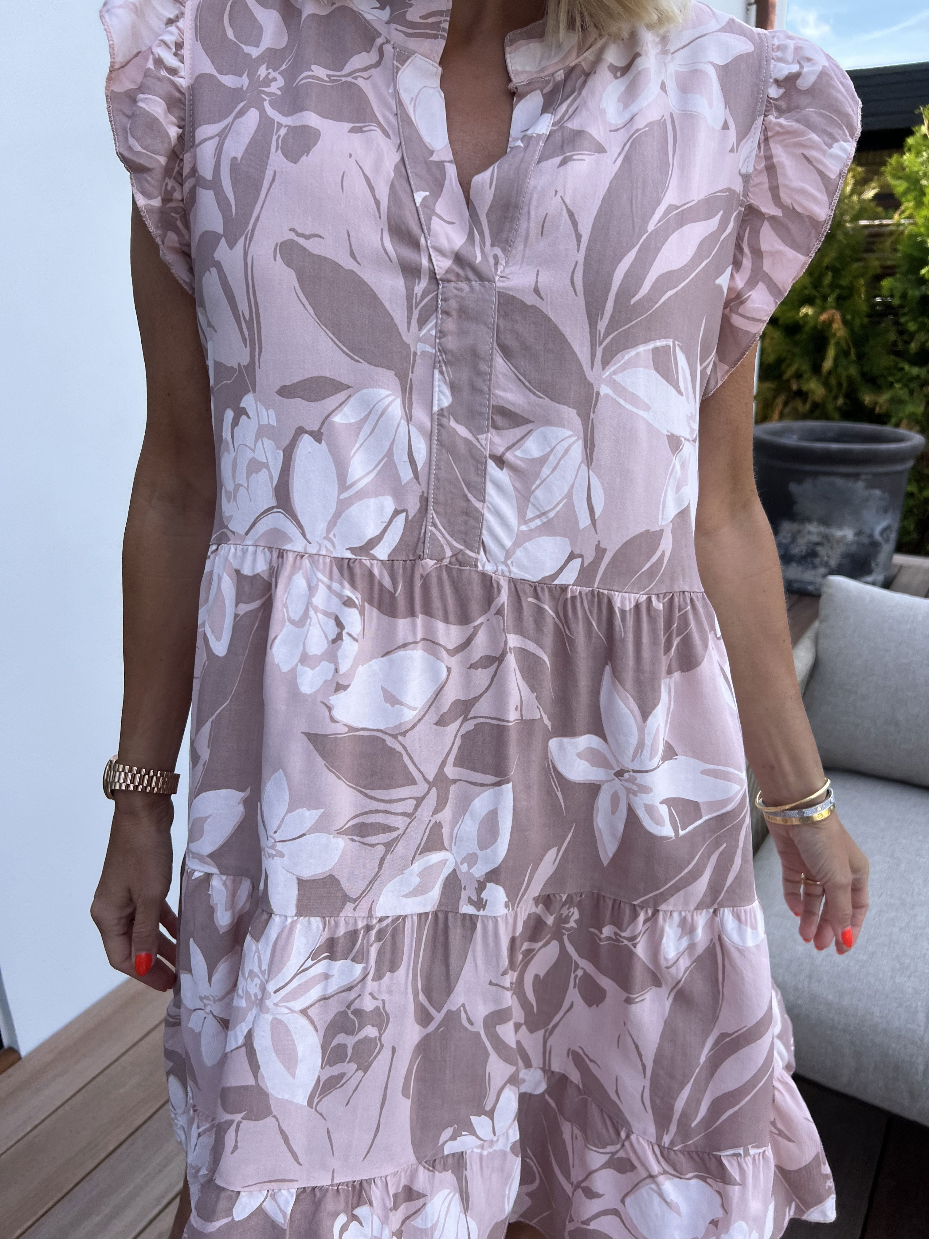 Alcmene Flower - Söt viskos tunikaklänning med volanger