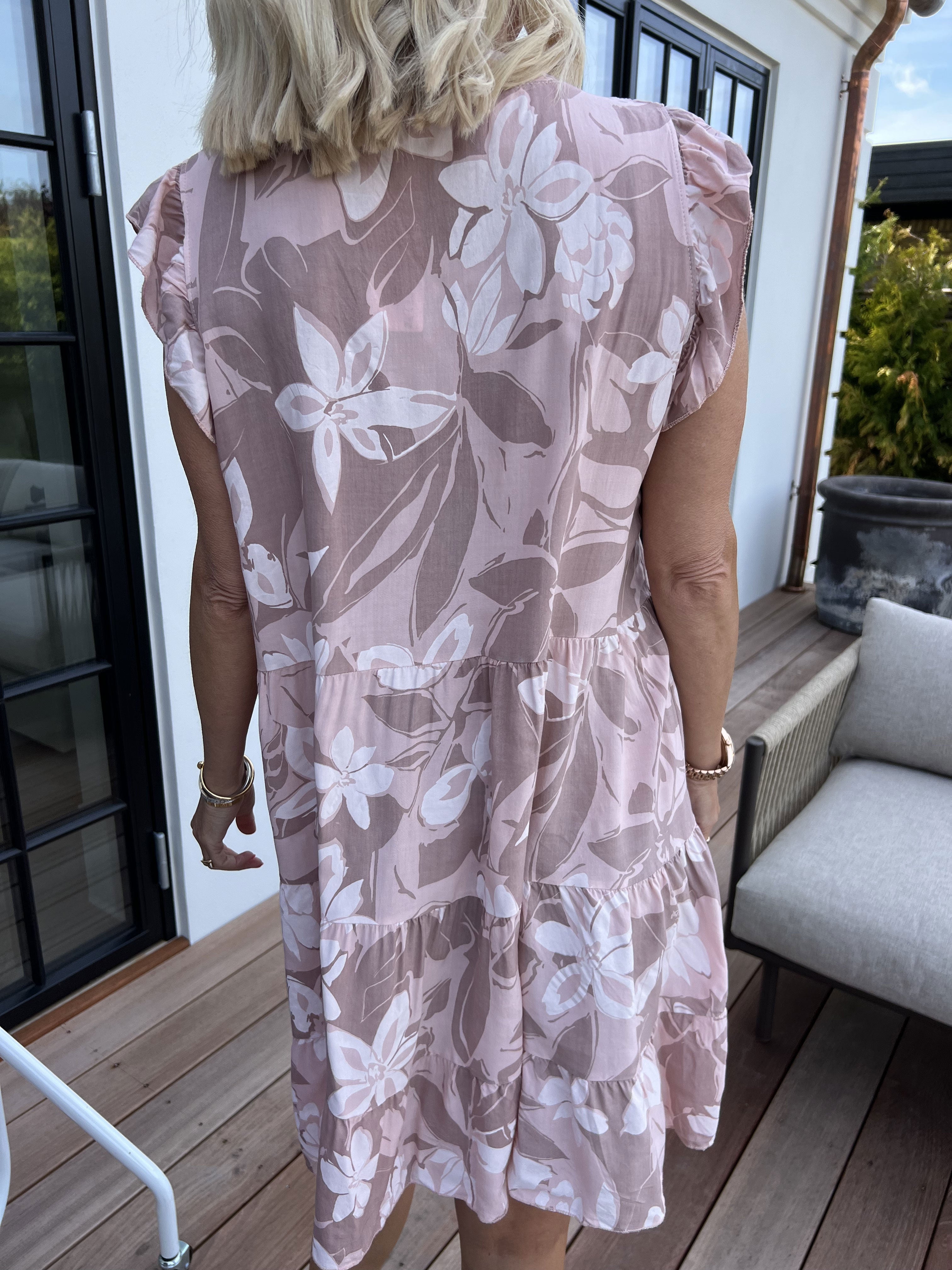 Alcmene Flower - Söt viskos tunikaklänning med volanger