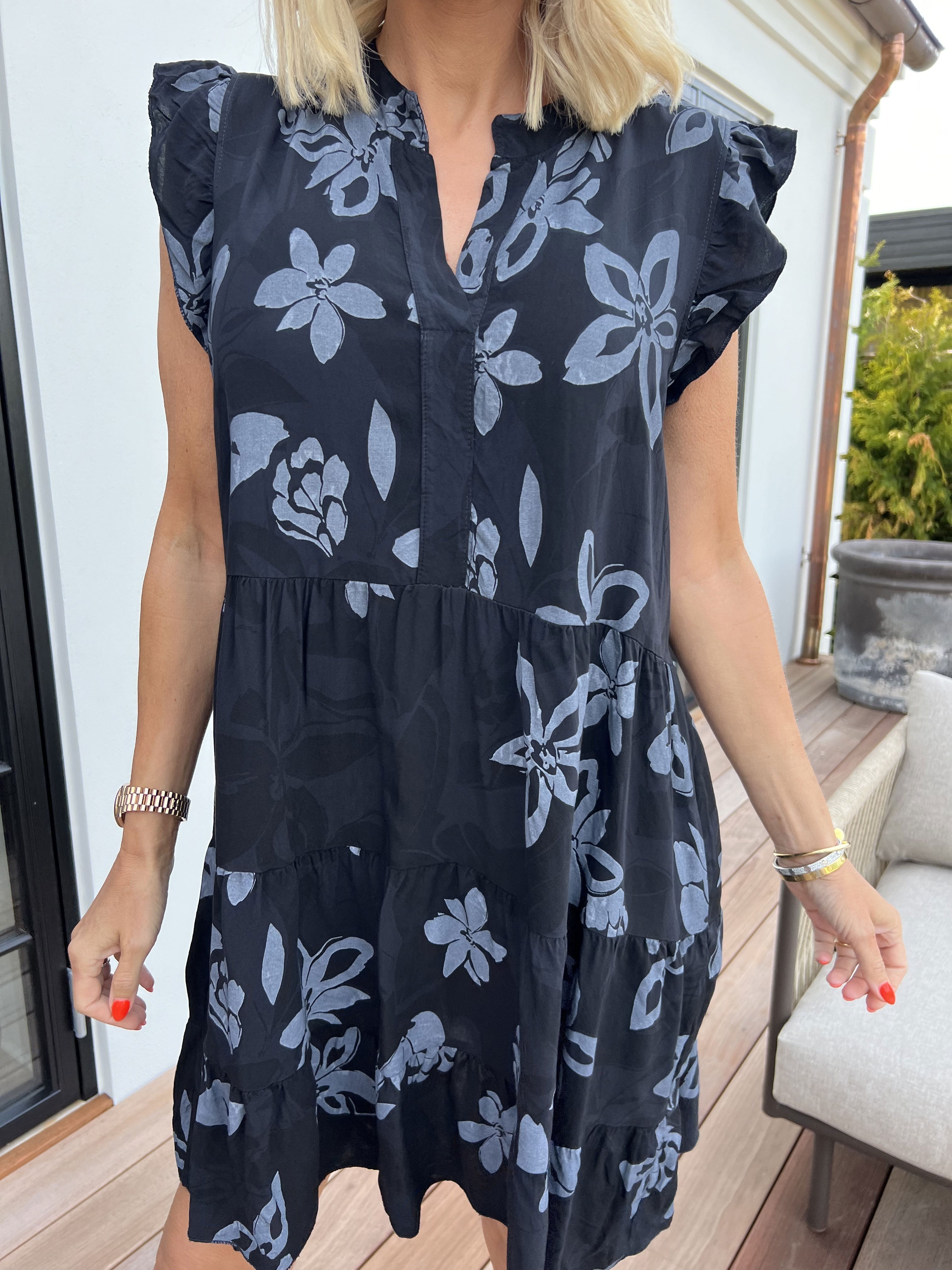 Alcmene Flower - Söt viskos tunikaklänning med volanger