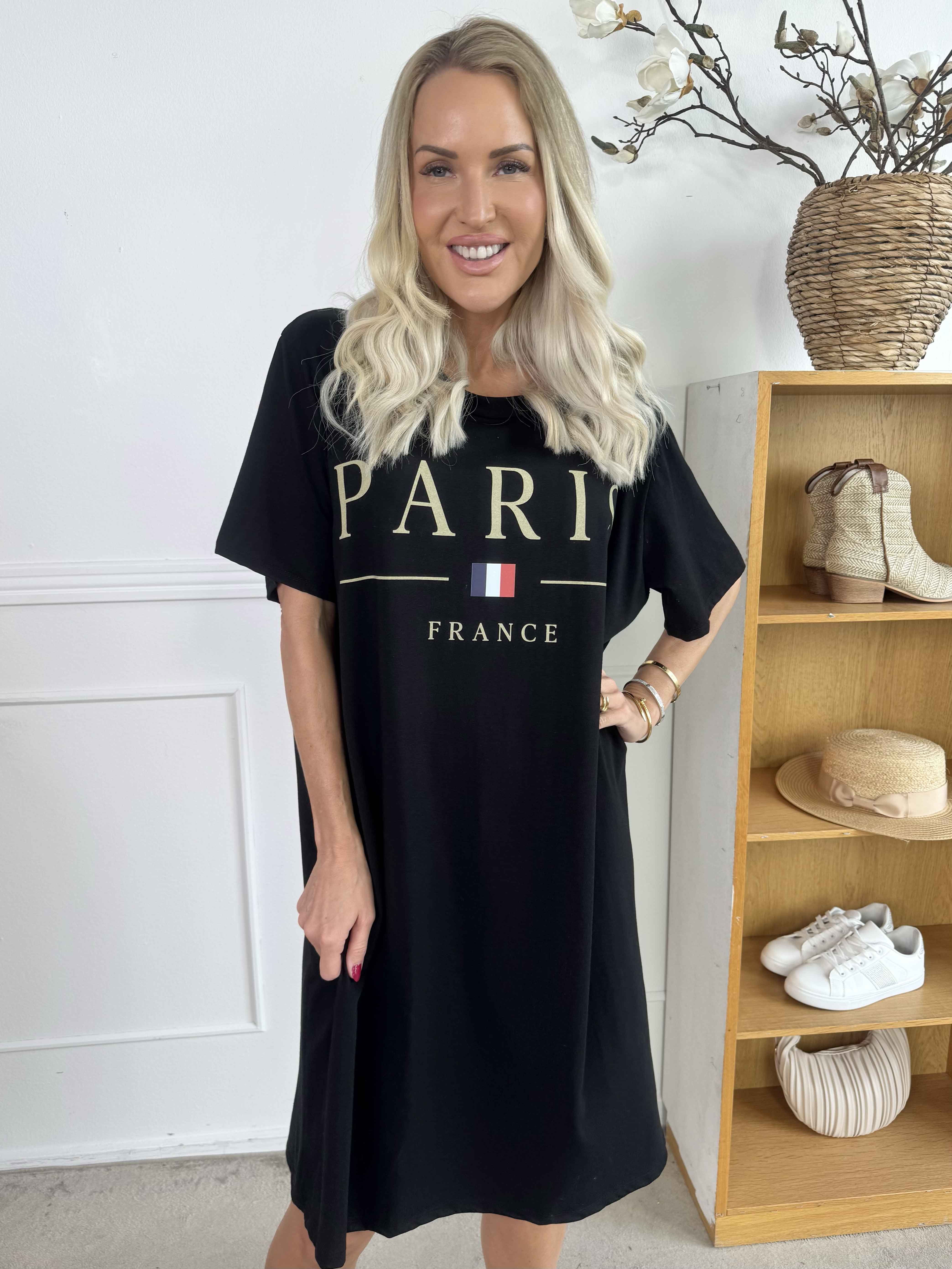 Alice - Joggingklänning i bomull med Paris stående på bröstet