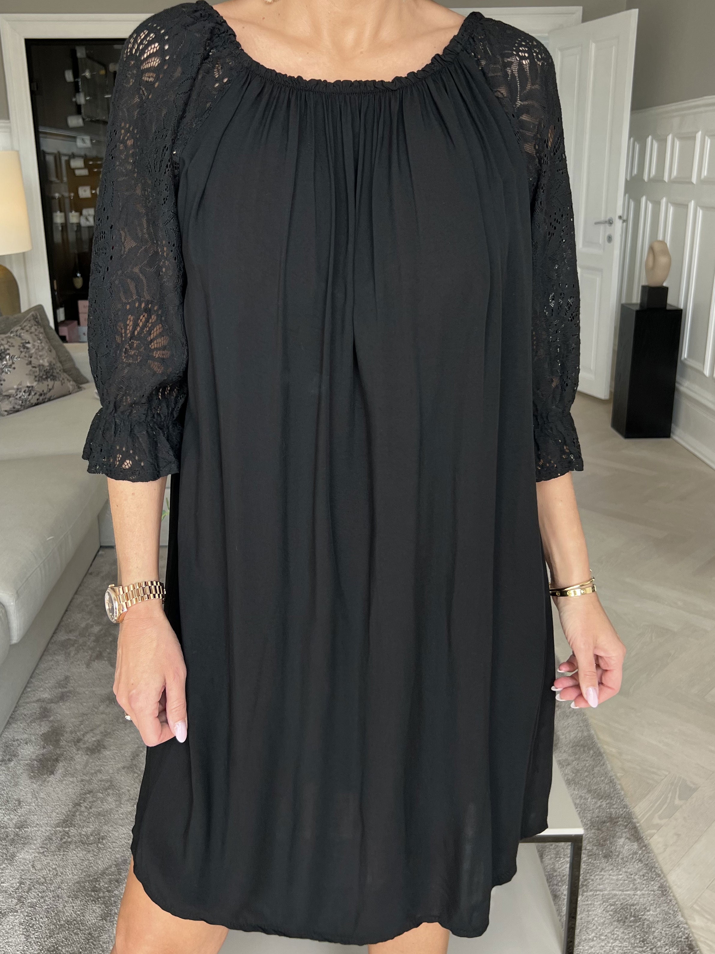 Aliyah - Tunika med spetsärmar