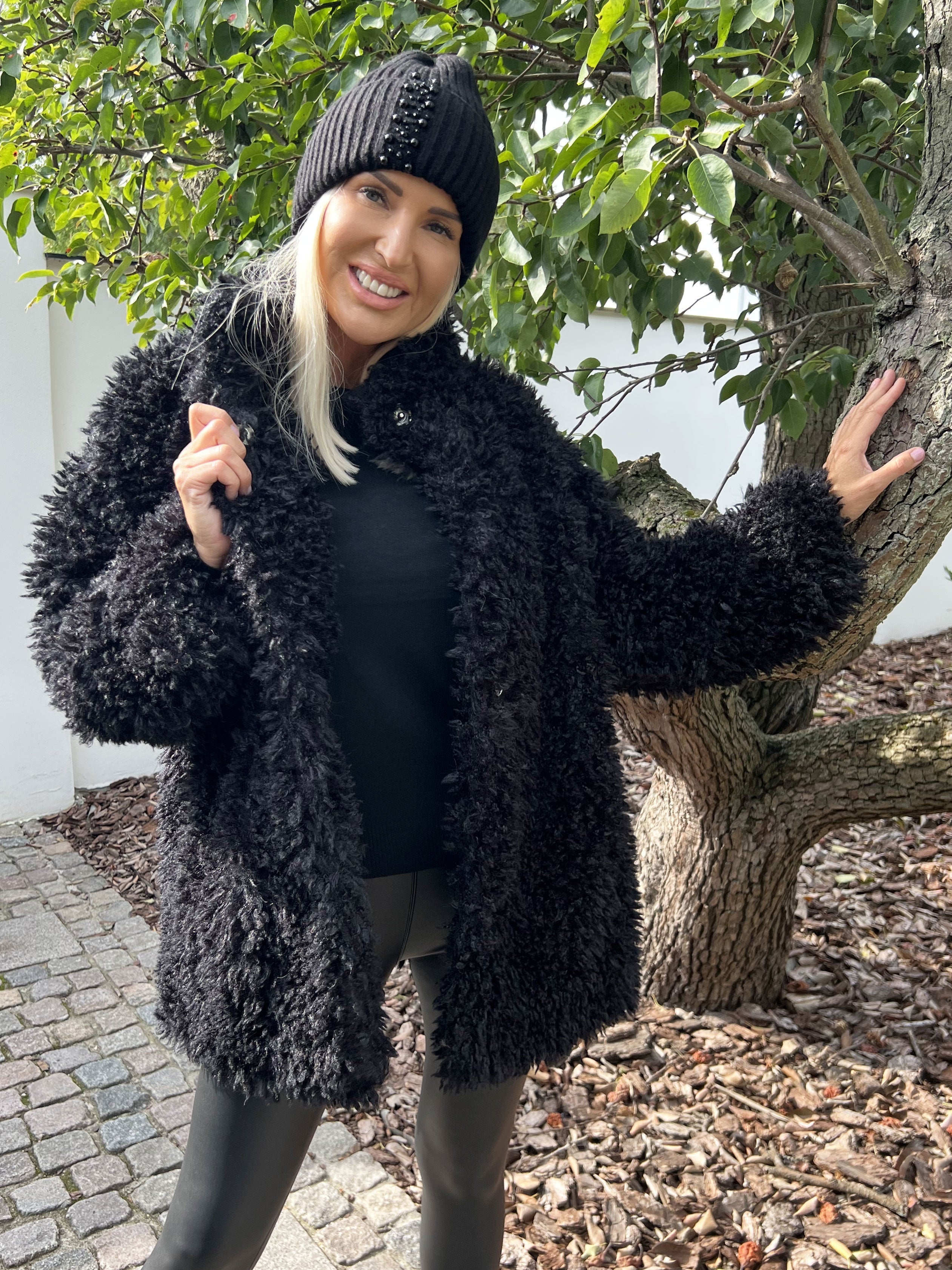 Alma - Jacka i pile med tryckknappar och fickor