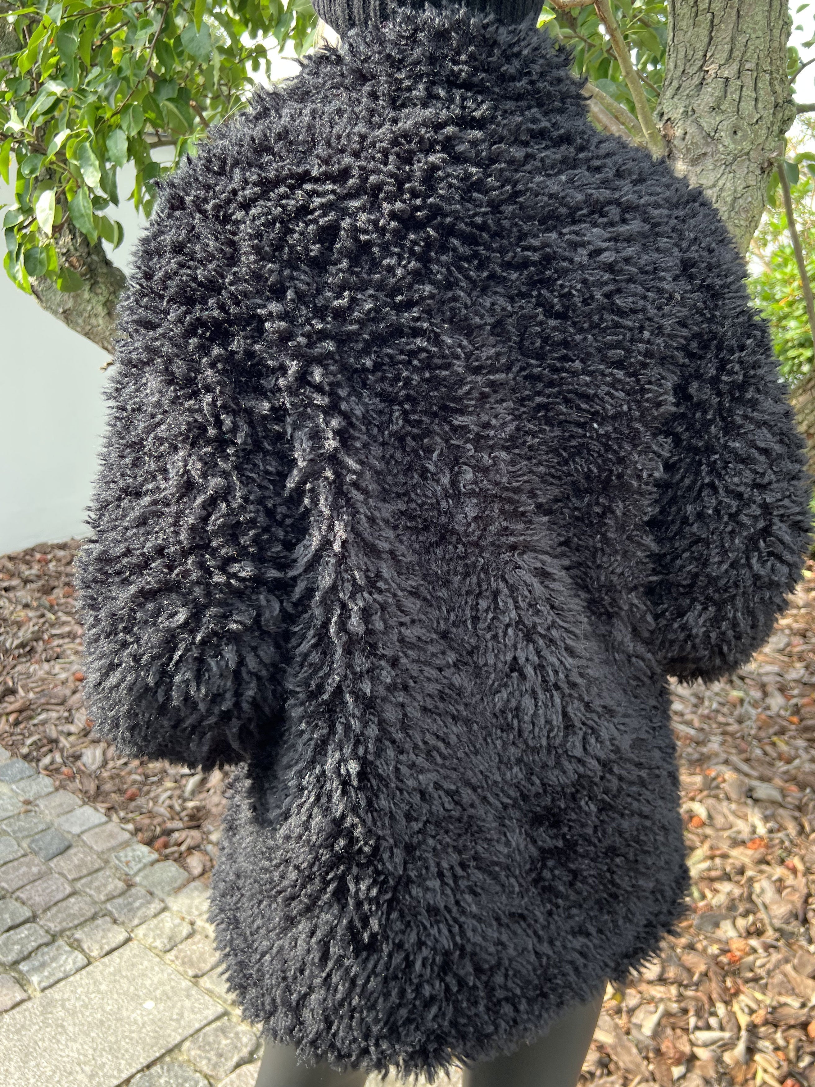 Alma - Jacka i pile med tryckknappar och fickor