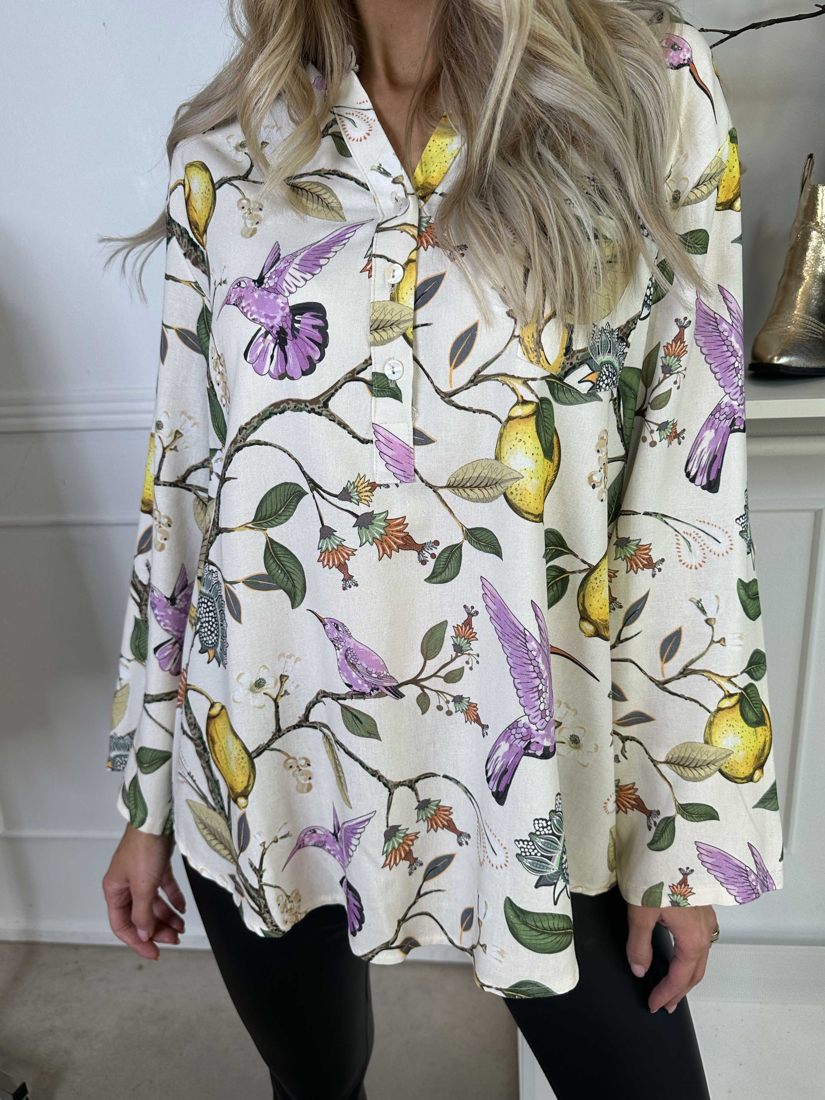 Almira - Söt linne- och bomullsskjorta med fågelmotiv