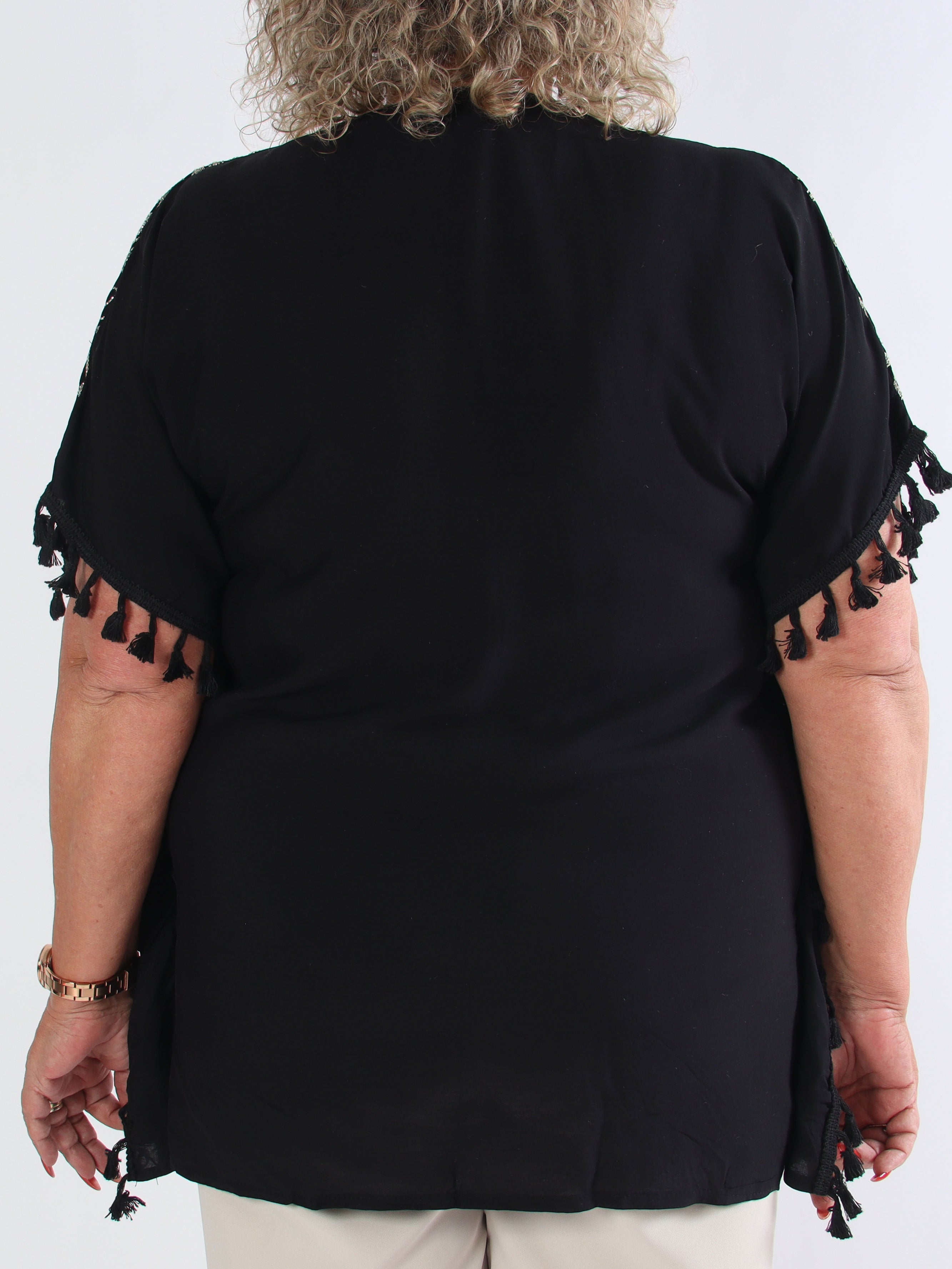 Aloha - Plus size-tunika i viskos med guldbroderi och tofsar