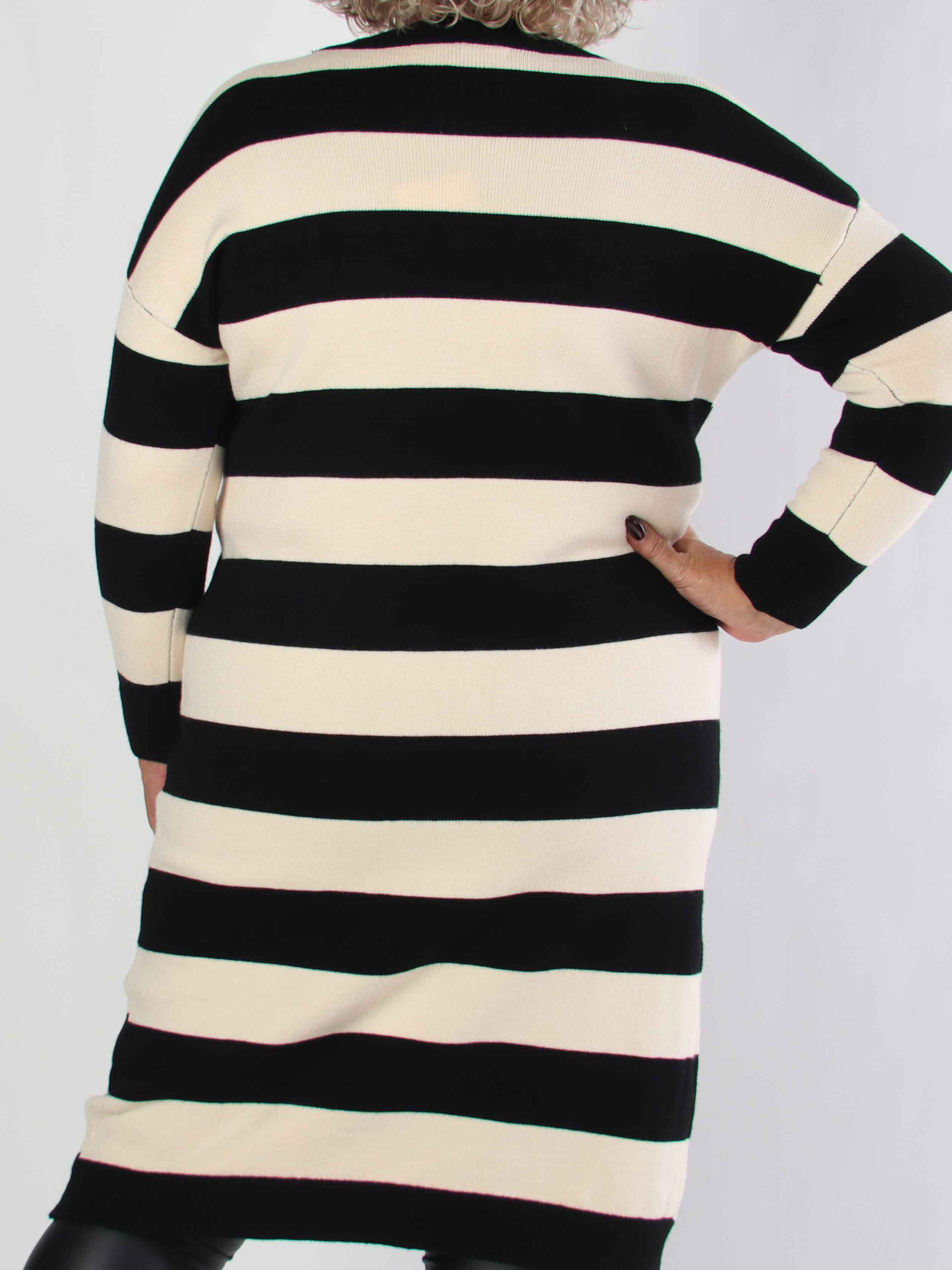 Alvilda - Lång mjuk stickad klänning med ränder