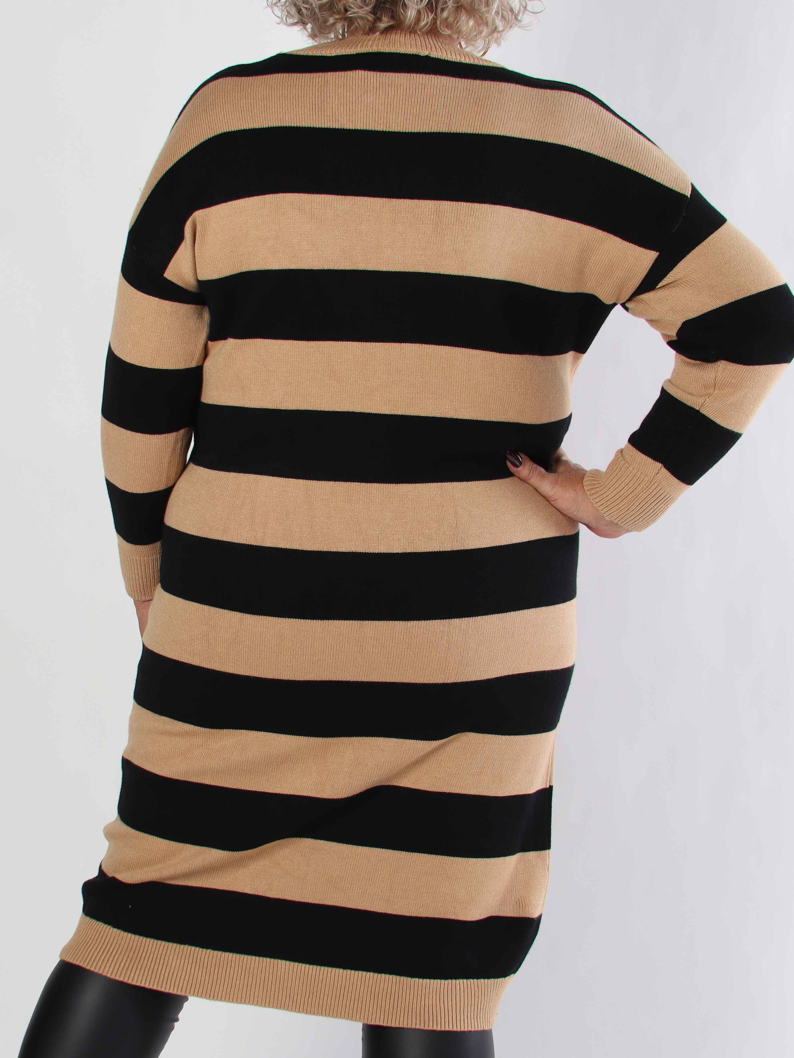 Alvilda - Lång mjuk stickad klänning med ränder