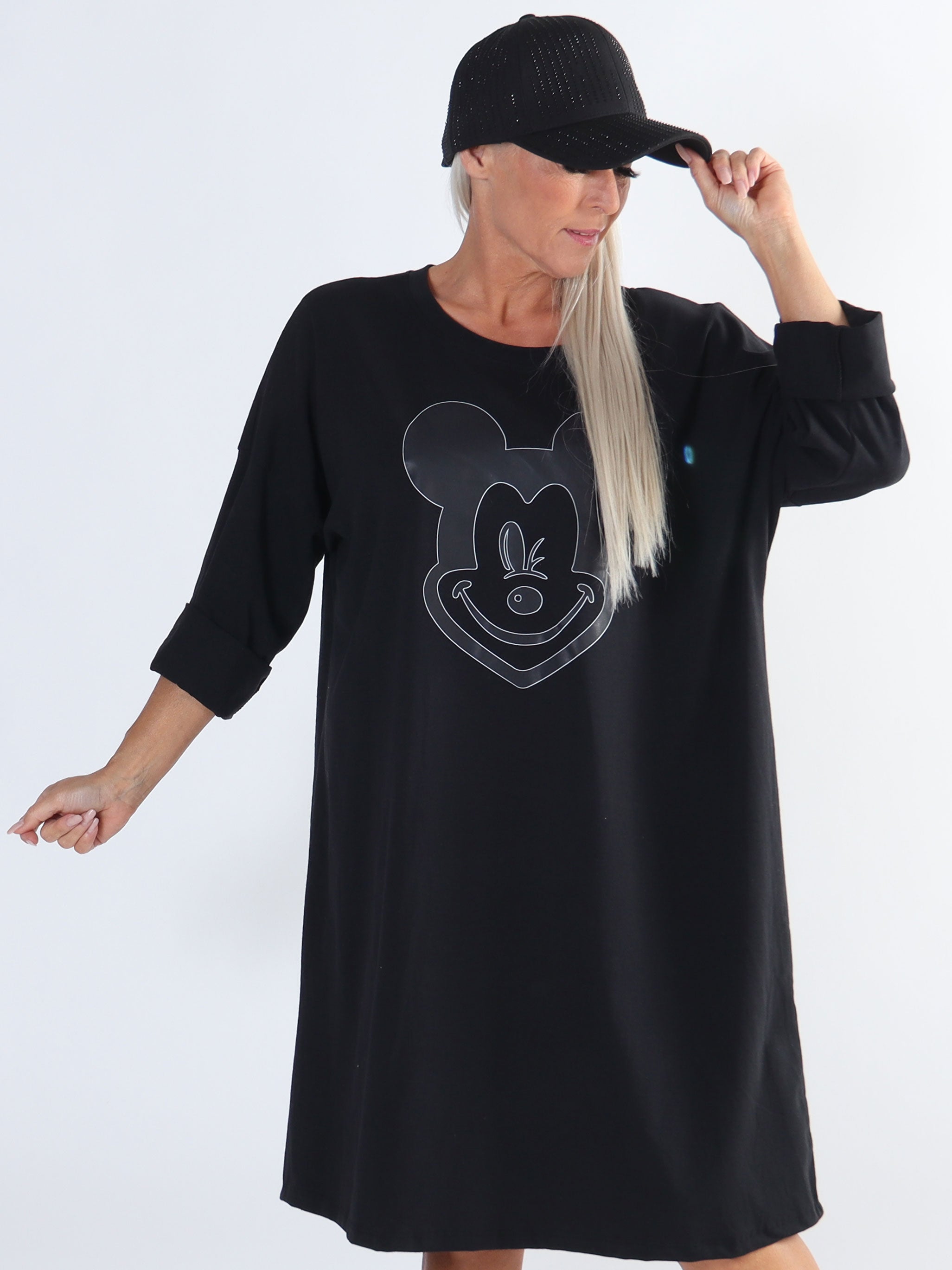 Amal - Lång plus size klänning i bomull med tryck framtill