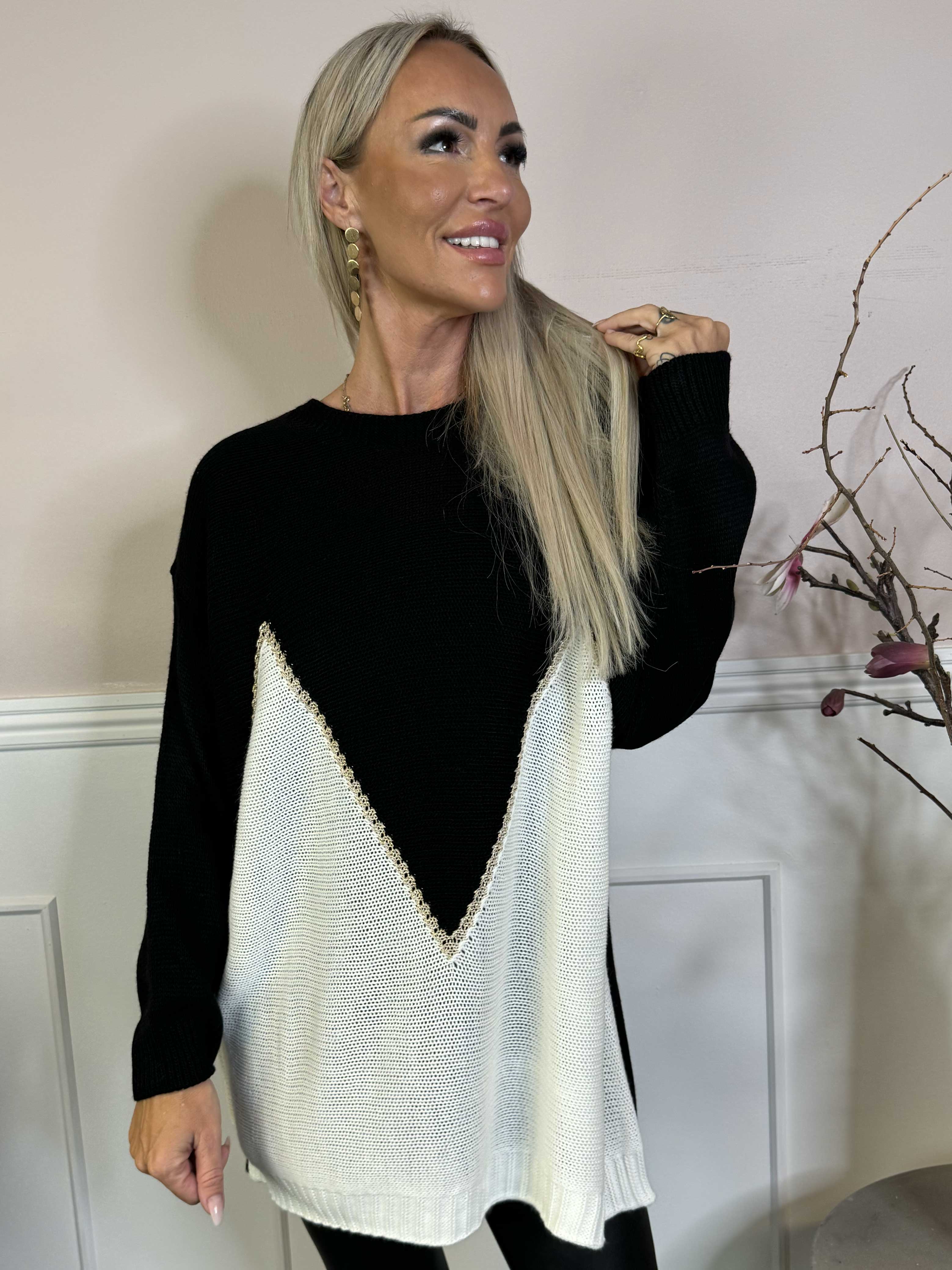 Amara Short - Tvåfärgad stickad blus med gulddetaljer