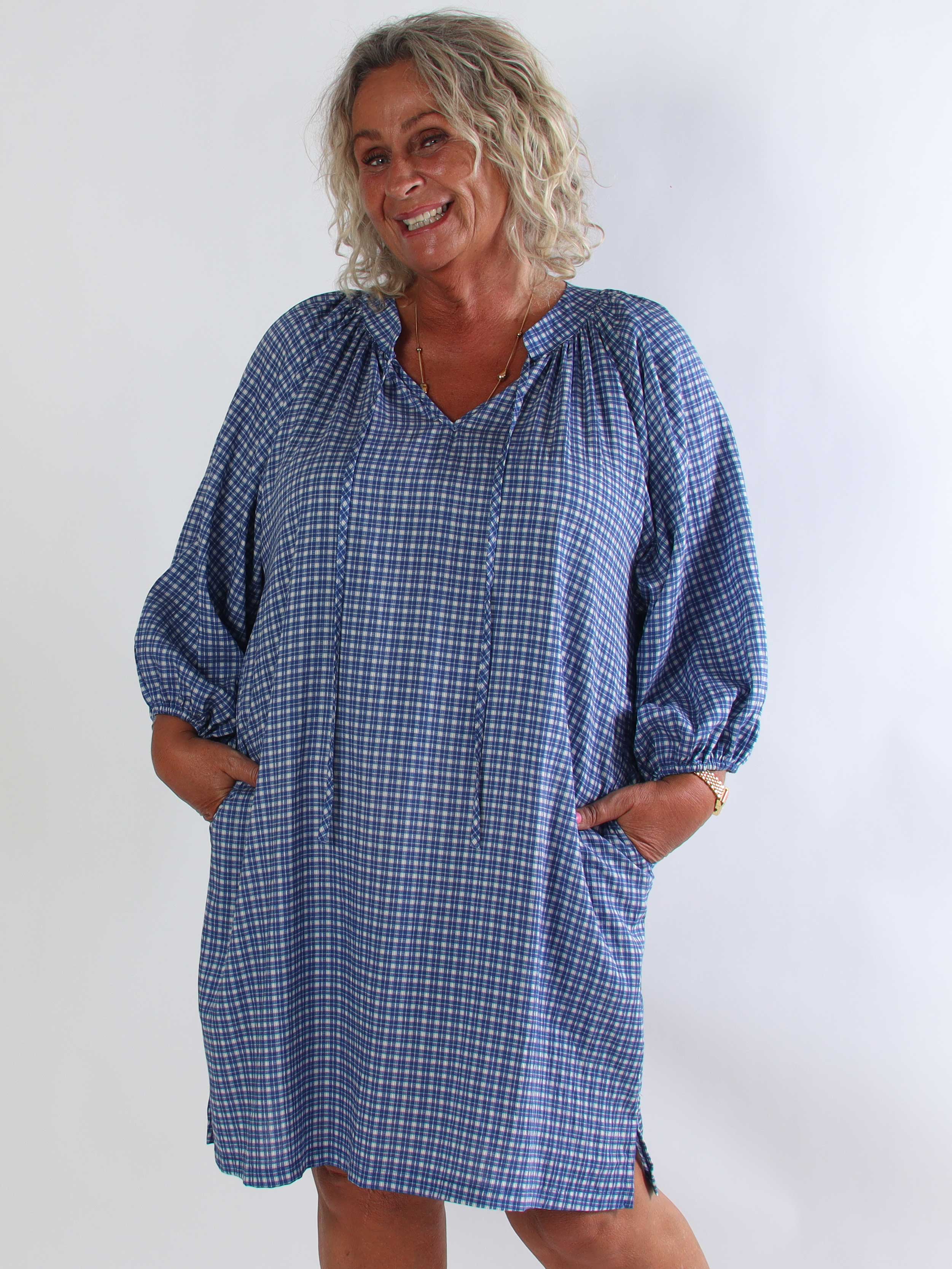 Amidala Check - Elegant ternet plus size tunikakjole i viskose