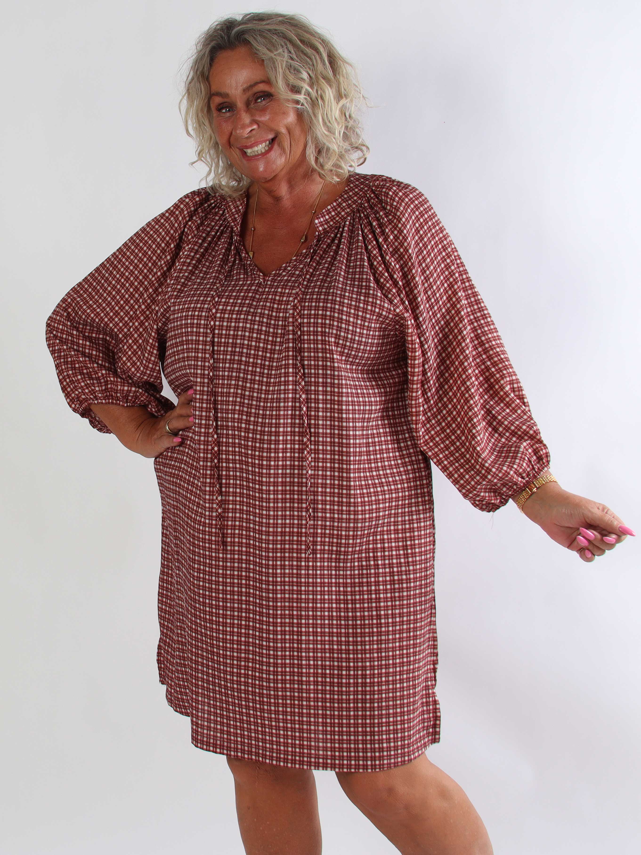 Amidala Check - Elegant ternet plus size tunikakjole i viskose
