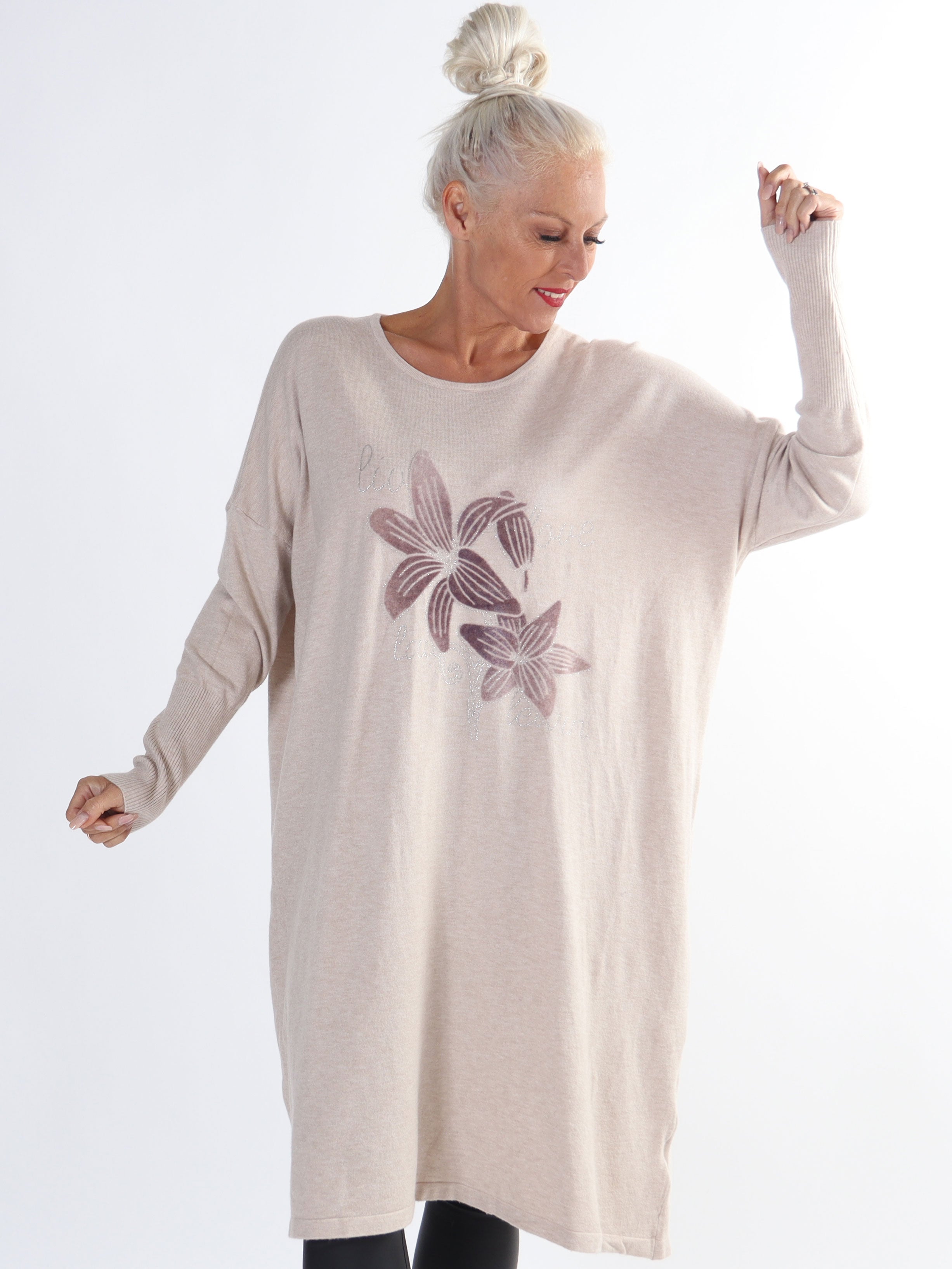 Amilie - Mjuk plus size klänning med blommigt tryck