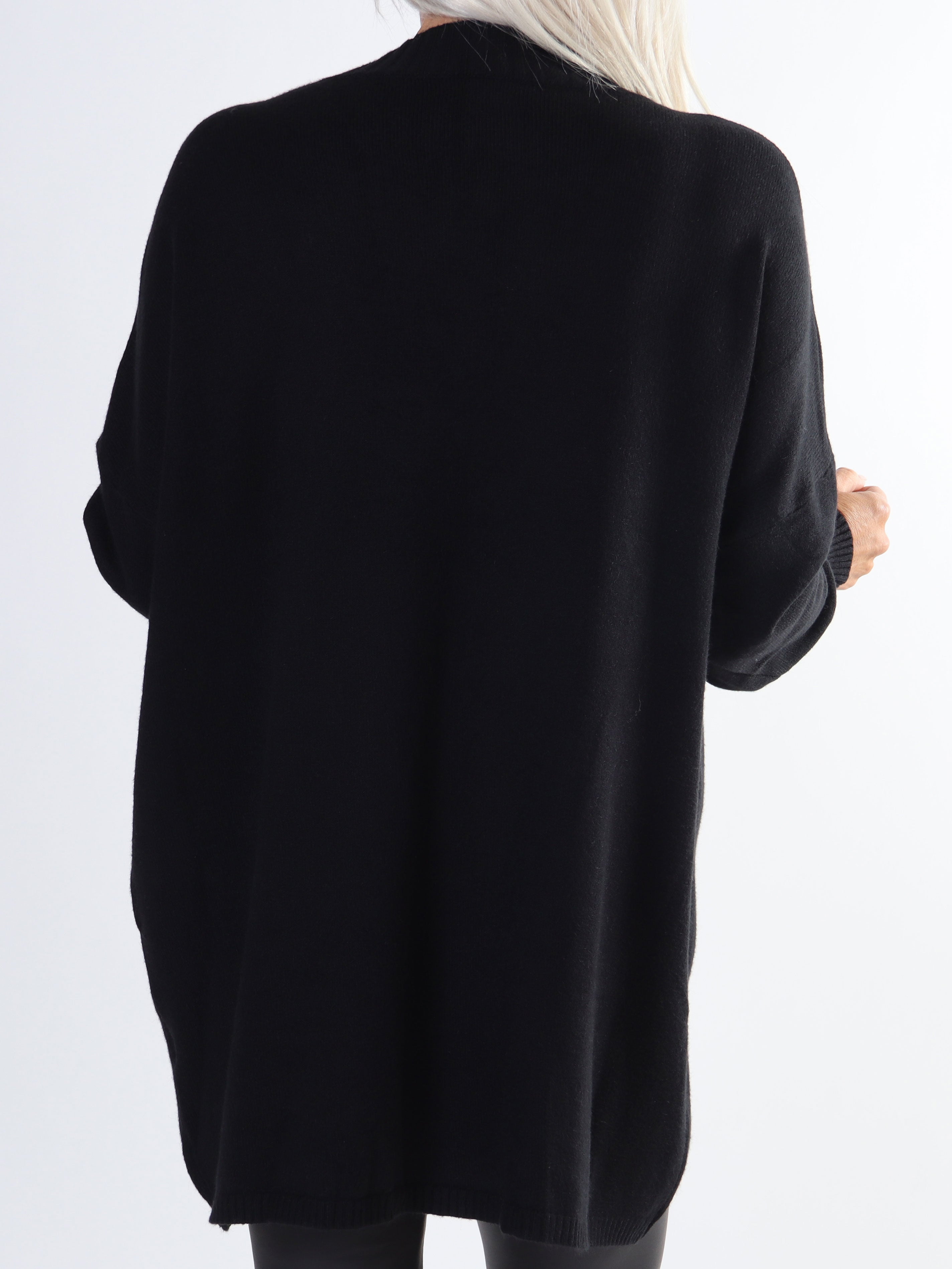 Amora - Lång mjuk plus size tröja