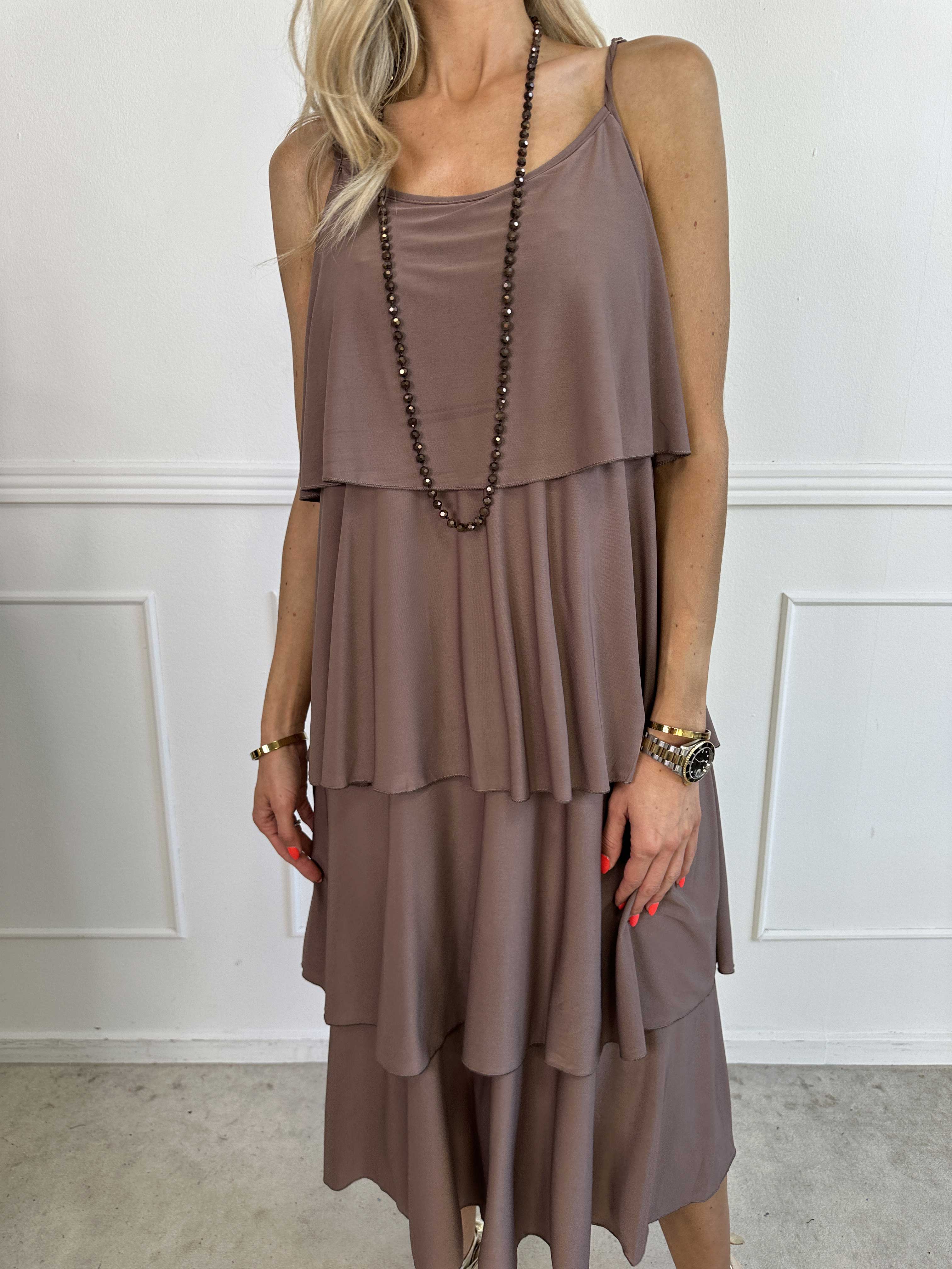 Anastasia - Klänning med resårband och volanger