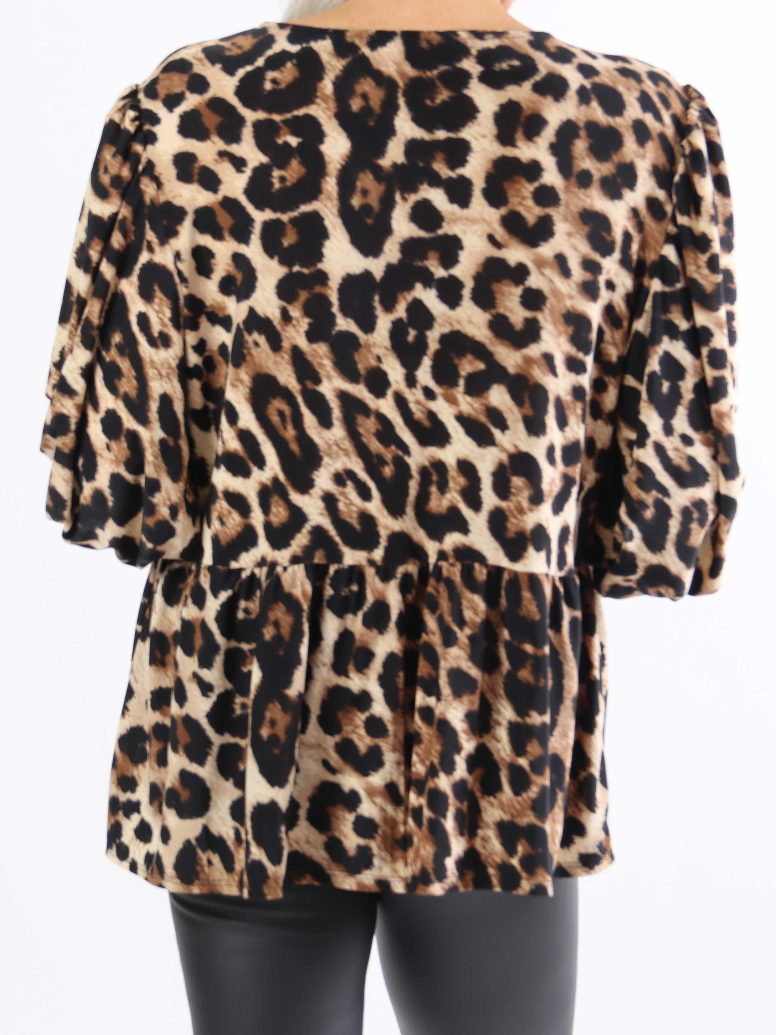 Andrea Leo - Söt leopardblus med rosetter