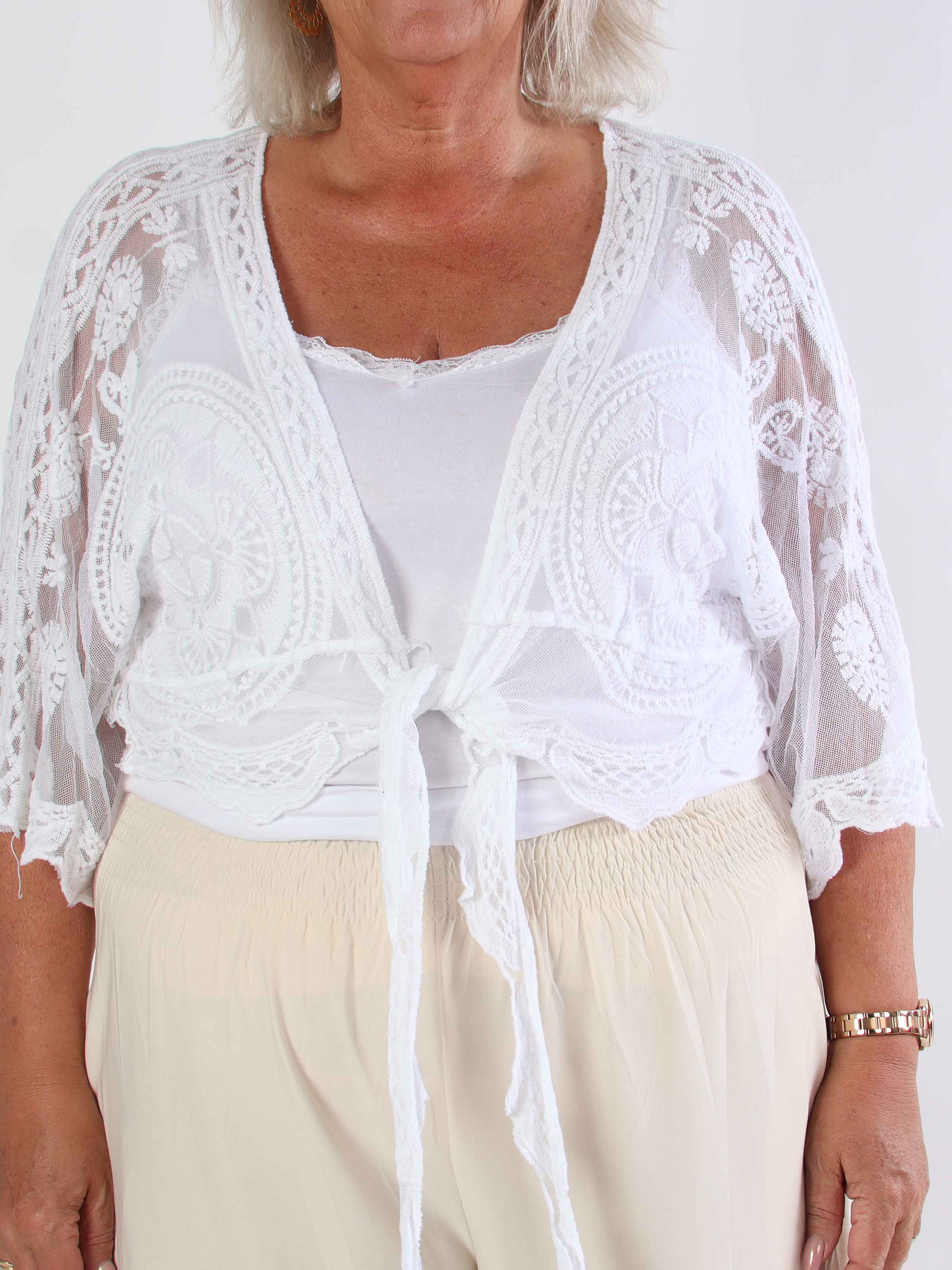 Andromeda - Söt kort plus size kofta i spets