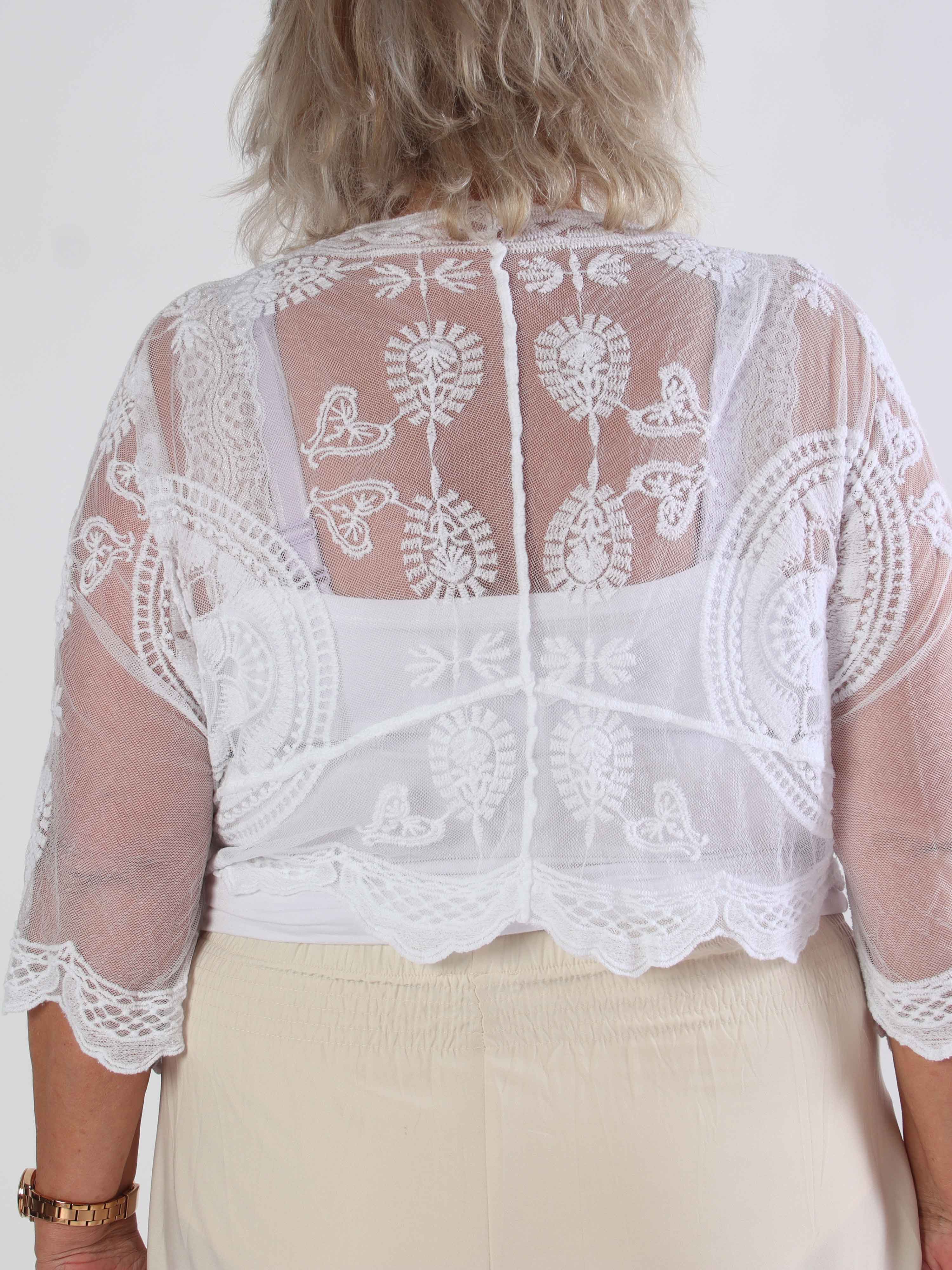 Andromeda - Söt kort plus size kofta i spets