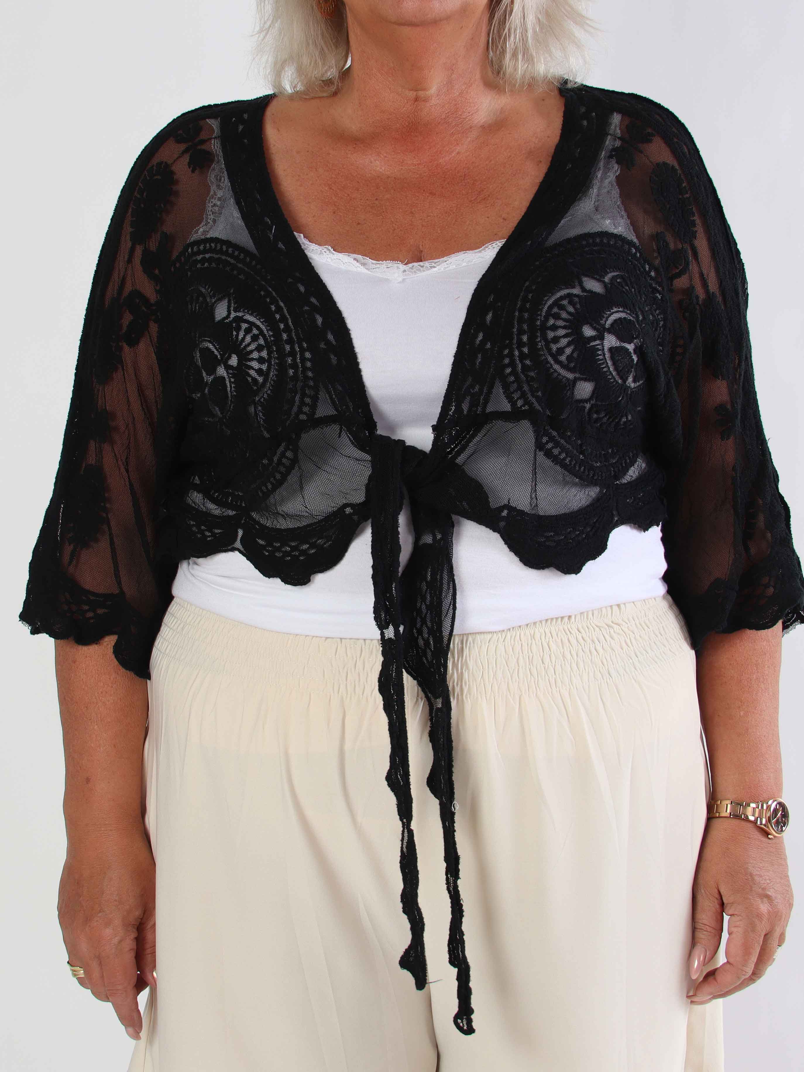 Andromeda - Söt kort plus size kofta i spets