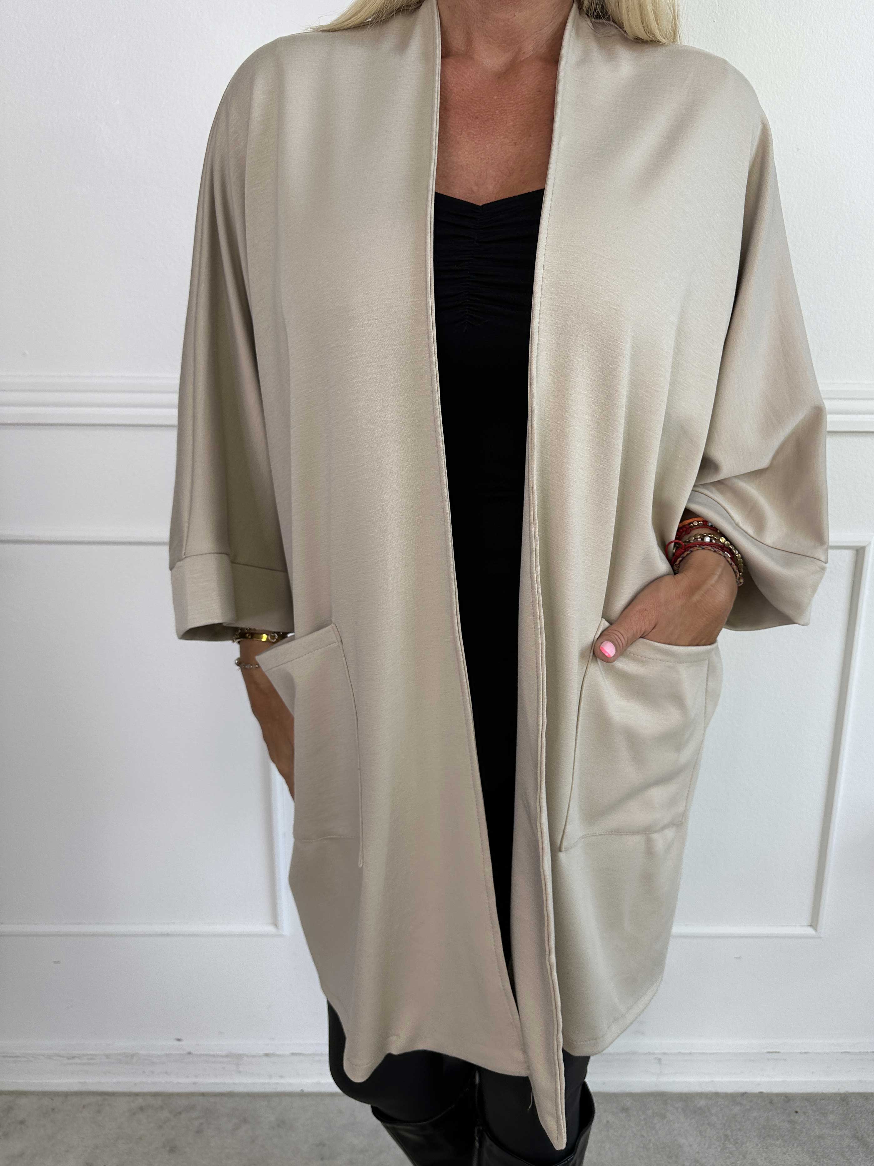 Annah Cardigan - Mjuk oversized kofta med fickor