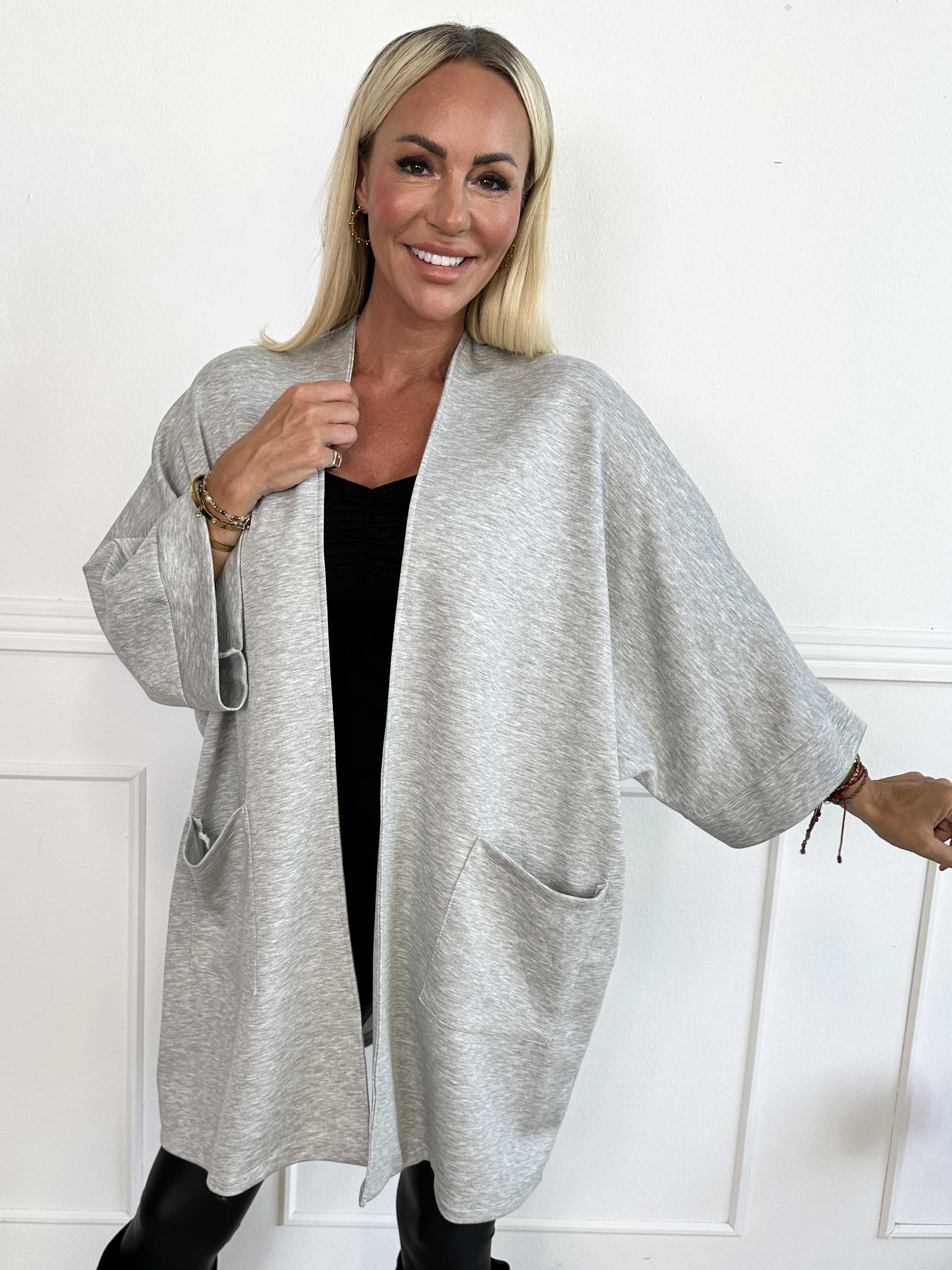 Annah Cardigan - Mjuk oversized kofta med fickor