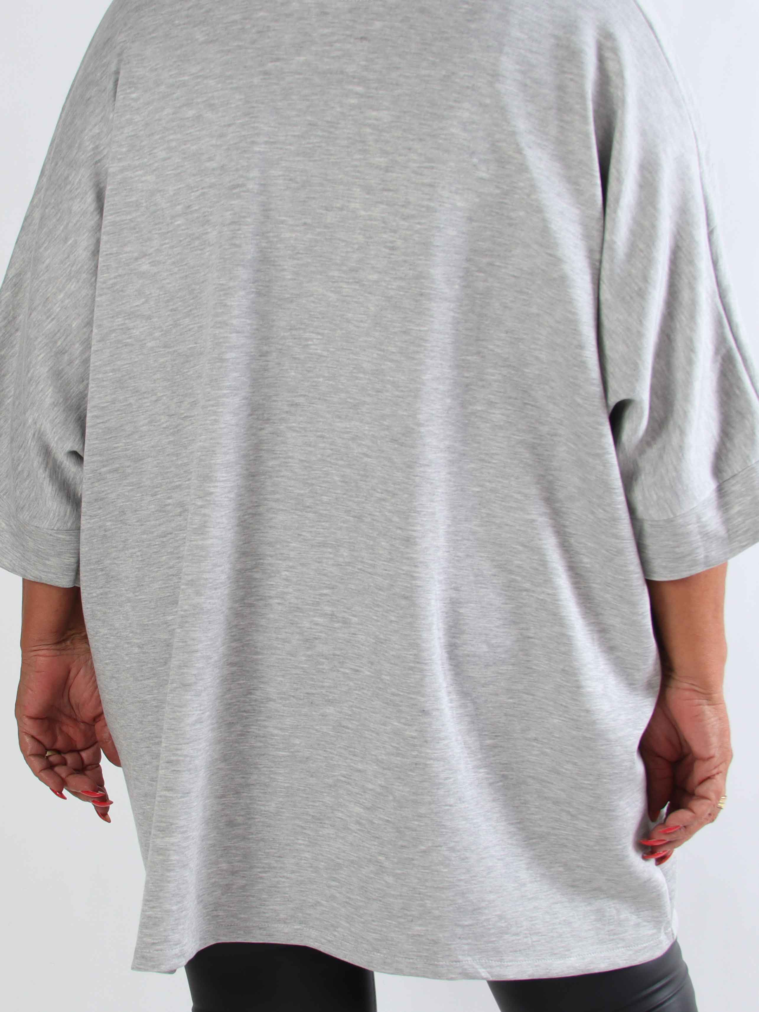 Annah Cardigan - Mjuk plus size kofta med tydliga sömmar och fickor