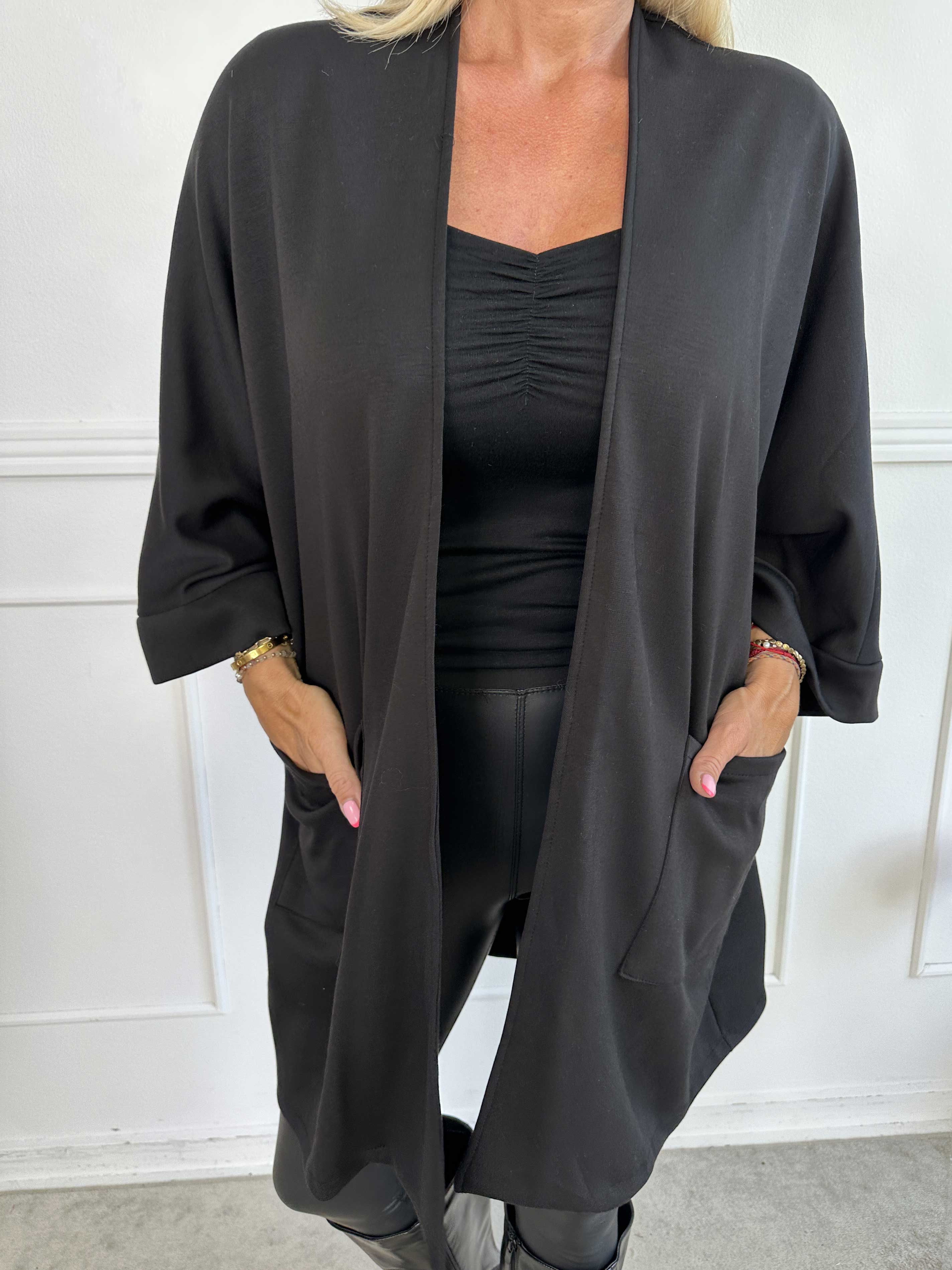 Annah Cardigan - Mjuk oversized kofta med fickor