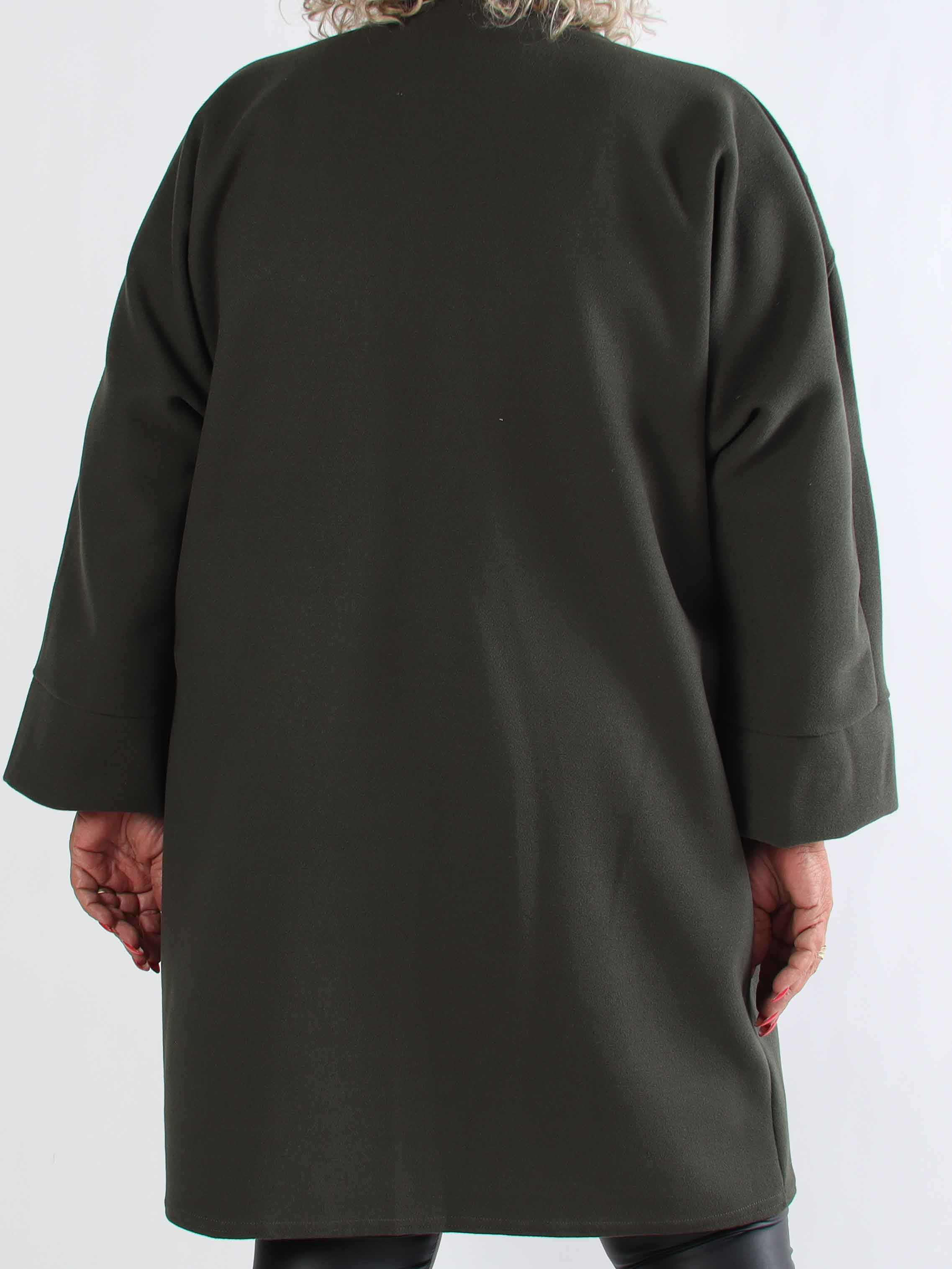 Annah Midi - Plus size kappa med tydliga sömmar och fickor