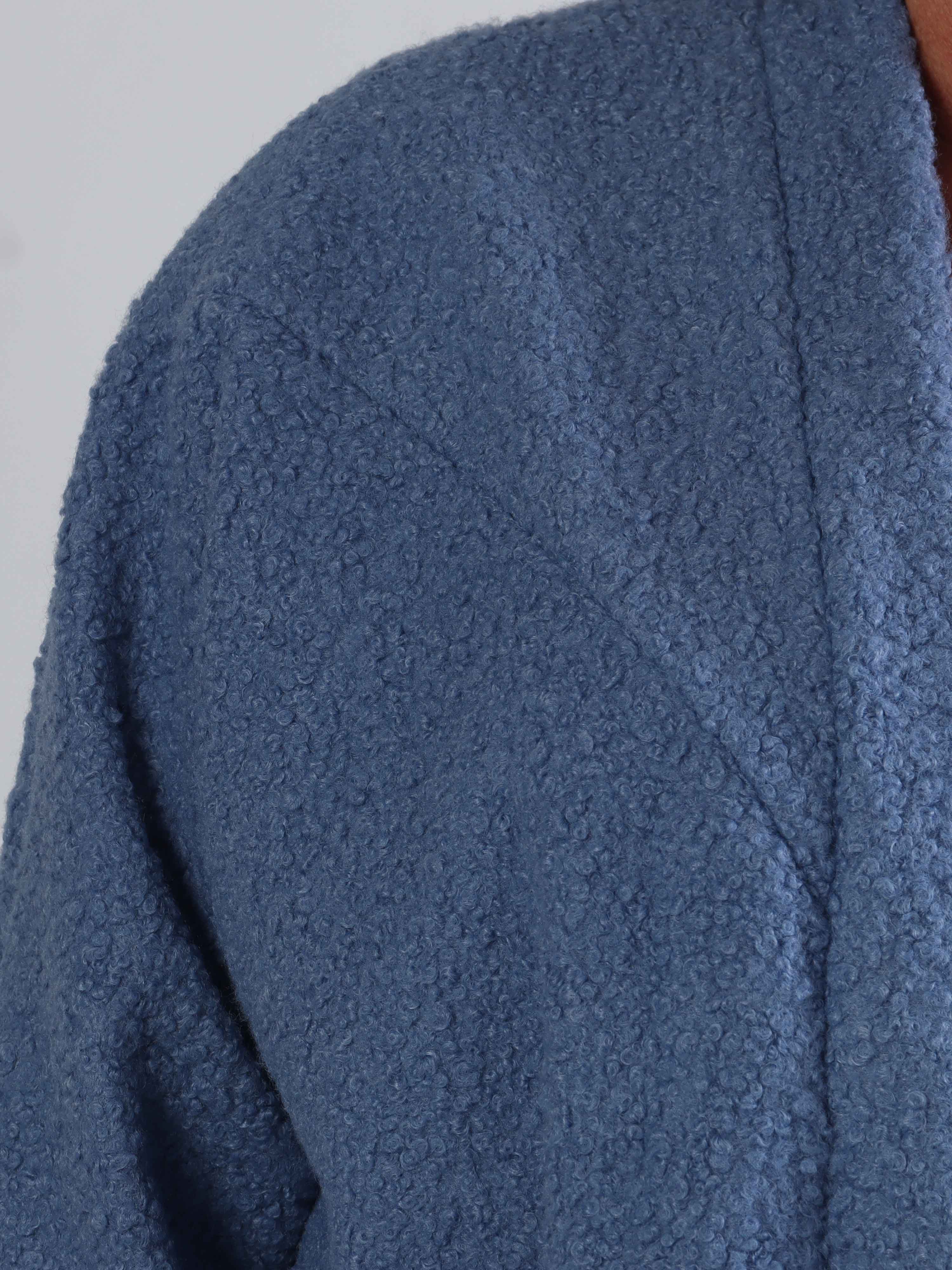 Annah Teddy - Plus size kappa i mjukt teddytyg med synliga sömmar och stora fickor