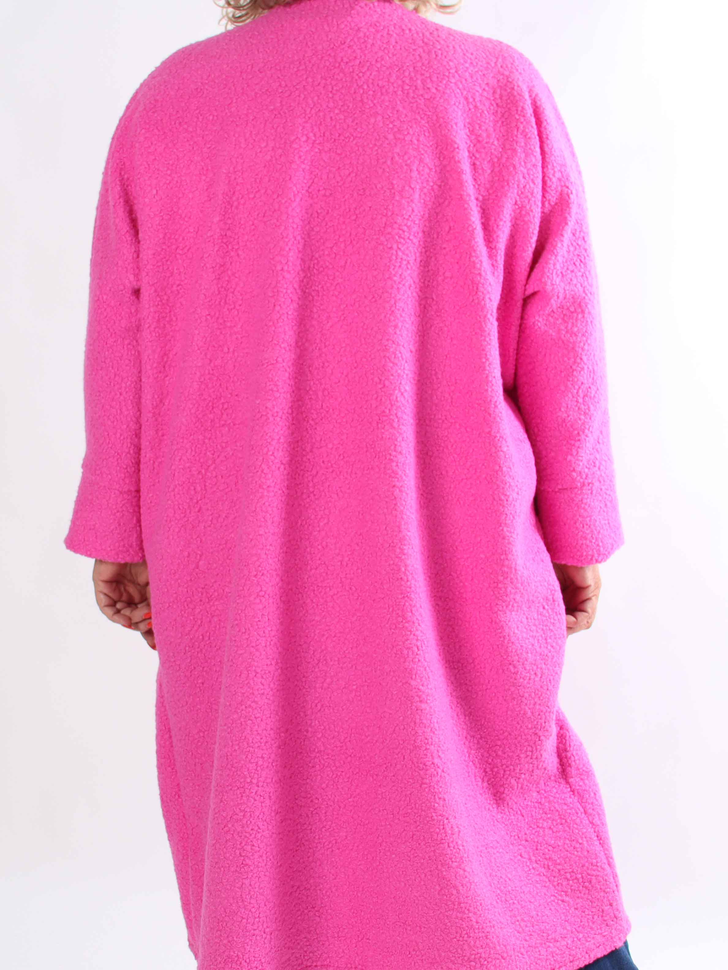 Annah Teddy - Plus size kappa i mjukt teddytyg med synliga sömmar och stora fickor